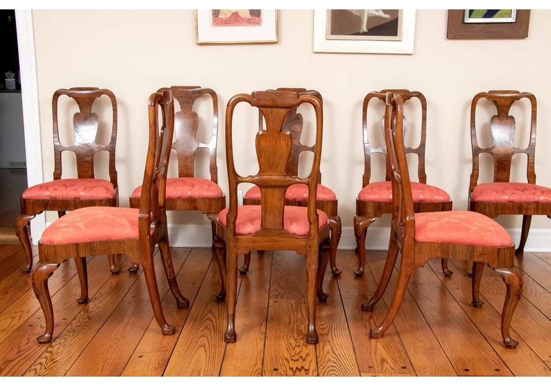 Ensemble exquis de huit chaises de salle à manger en noyer A.I.C. 1710-1730 en vente 10