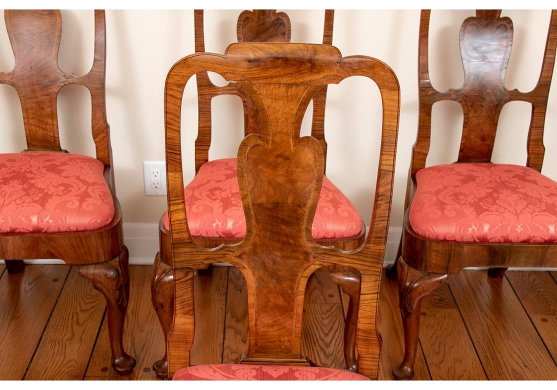 George I Ensemble exquis de huit chaises de salle à manger en noyer A.I.C. 1710-1730 en vente