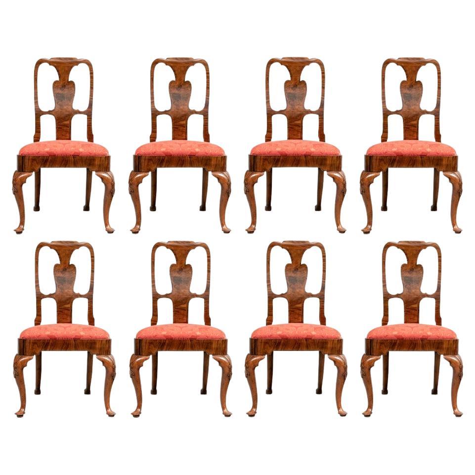 Ensemble exquis de huit chaises de salle à manger en noyer A.I.C. 1710-1730 en vente