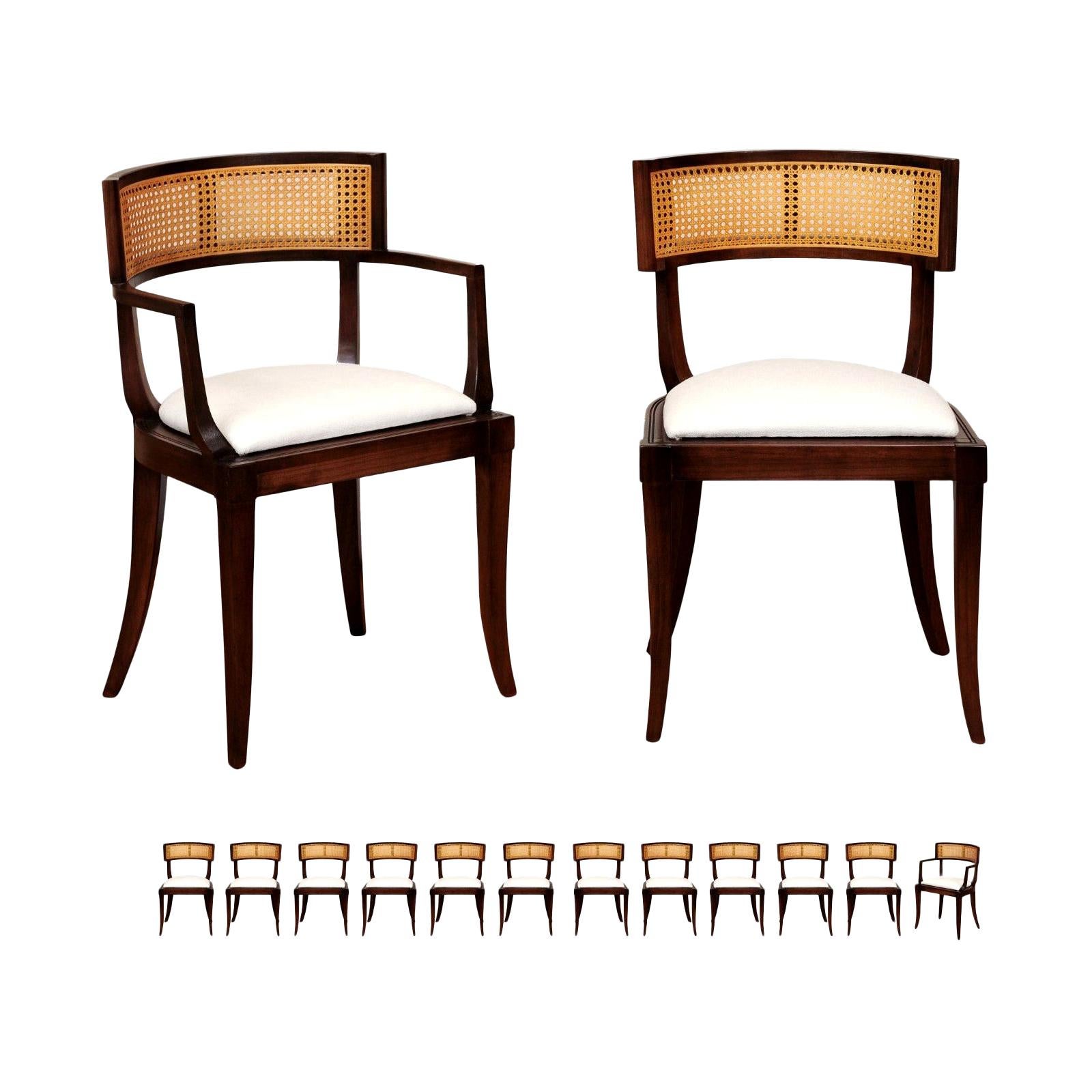 Ensemble exquis de 14 chaises de salle à manger en rotin Klismos Vintage par Baker, circa 1958