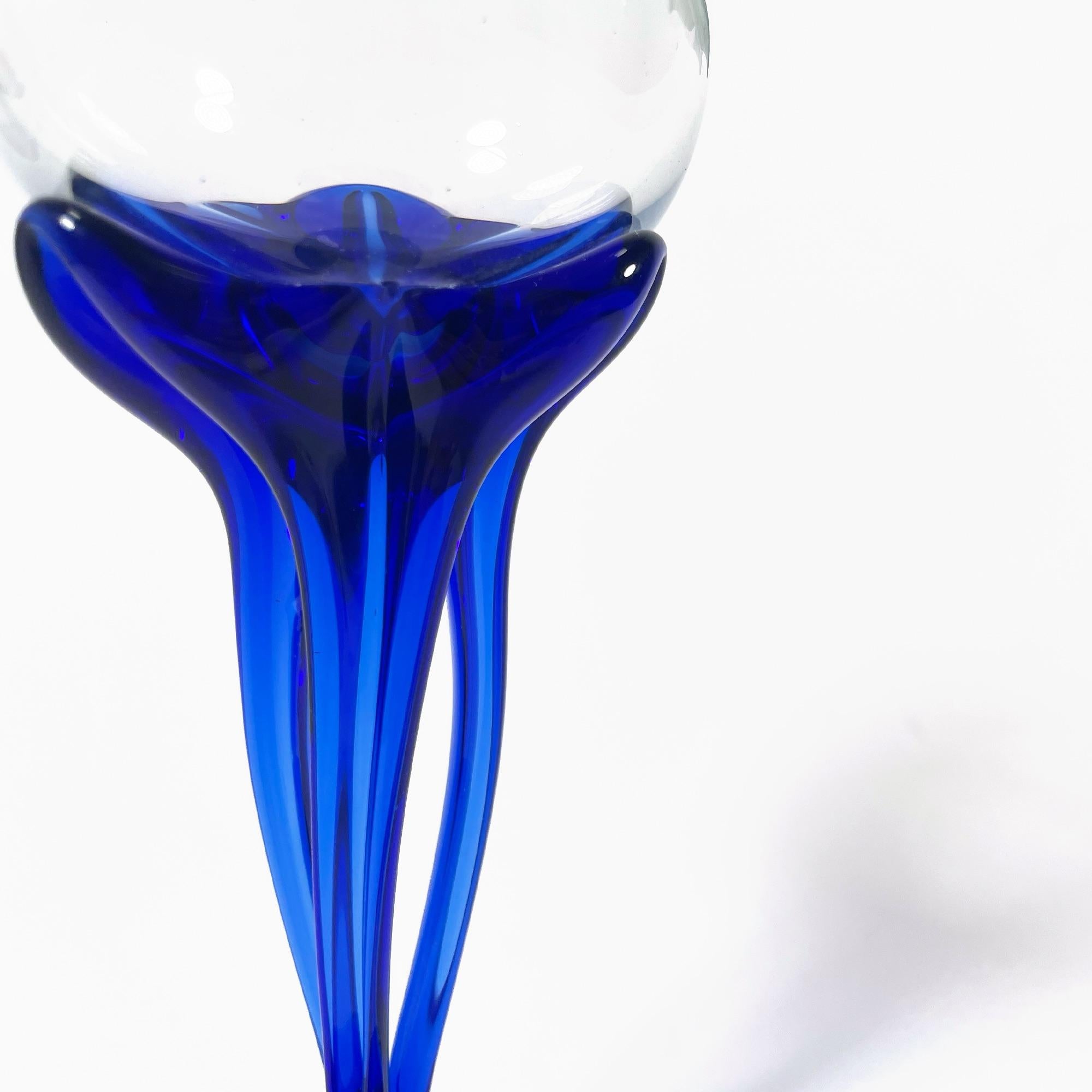 Exquisiter Satz von sechs handgravierten Murano Weingläsern mit Delphinmotiv im Zustand „Gut“ im Angebot in PARIS, FR