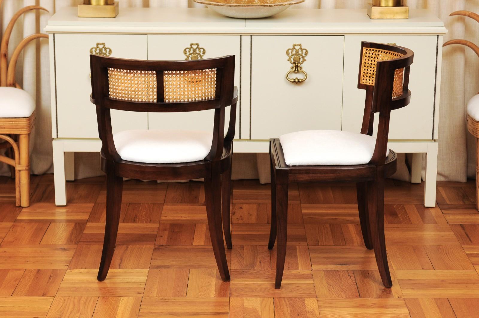 Magnifique ensemble de 10 chaises de salle à manger en rotin Klismos par Baker, vers 1958 en vente 4