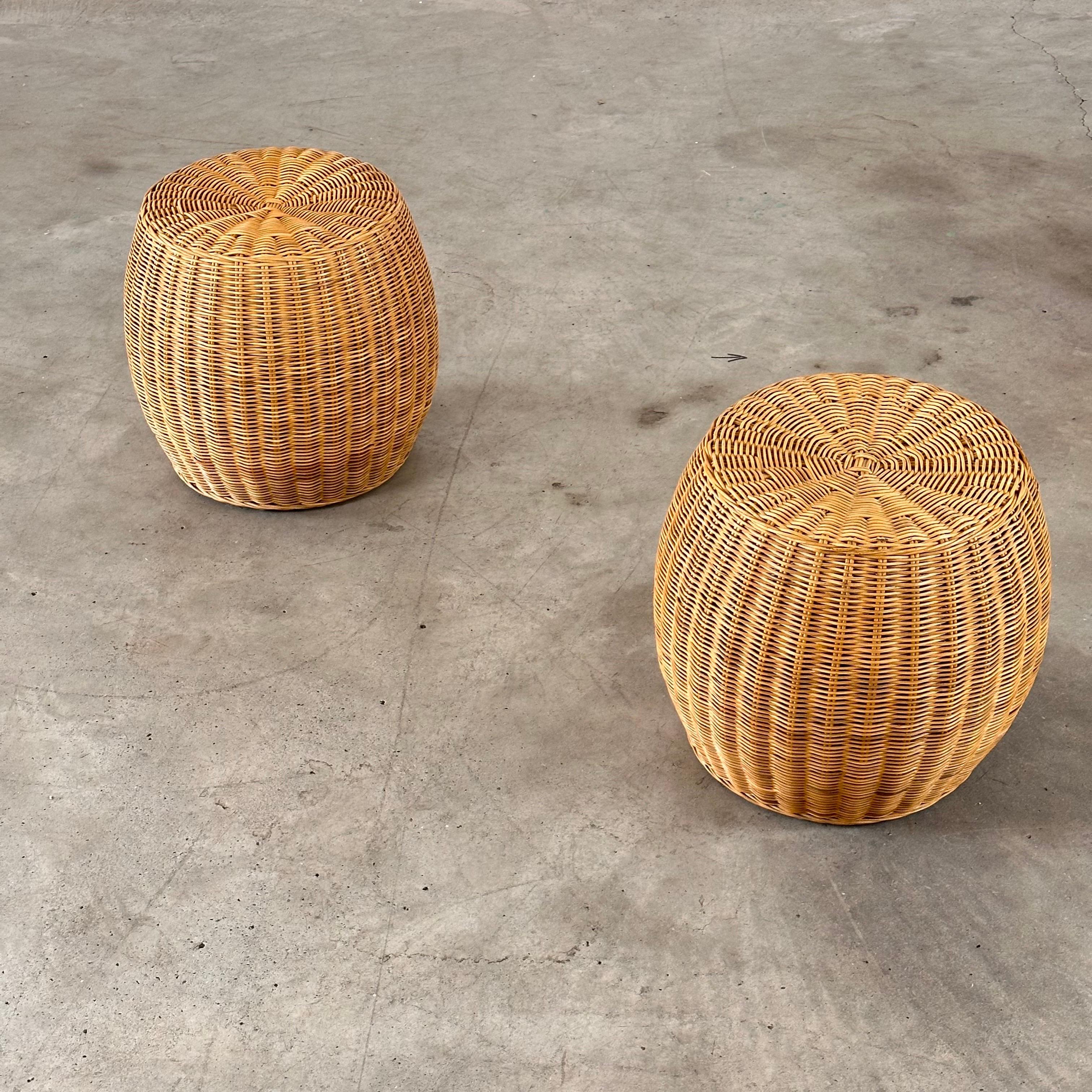 Italian Exquisite Set of Three Wicker Ottoman Poufs, Italy, 1980s For Sale