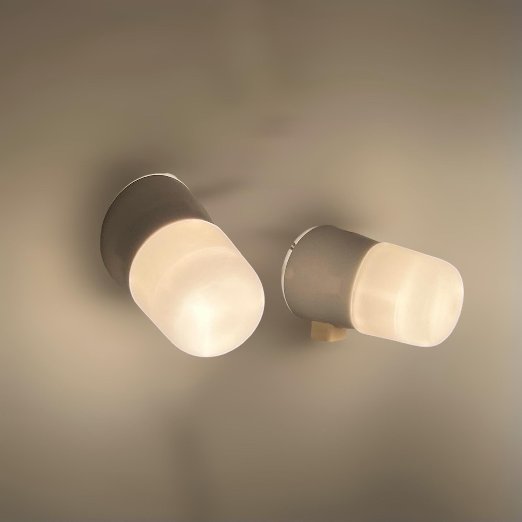 Exquisiter Satz von Vintage 50s Bakelit-Lampen - MCM Sconces Made in Italy 4