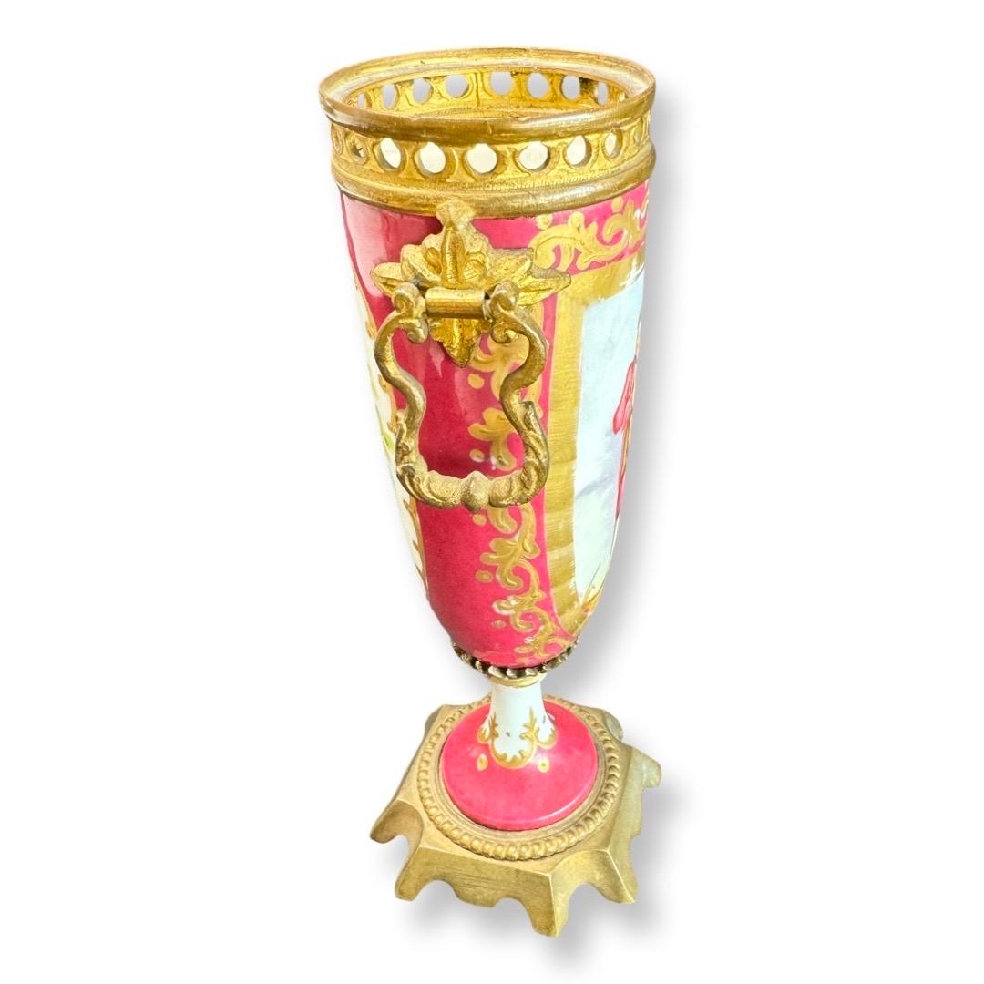 Exquisite Sèvres Porcelain Vase with Hand-Painted Decor, France, 19th Century For Sale 4