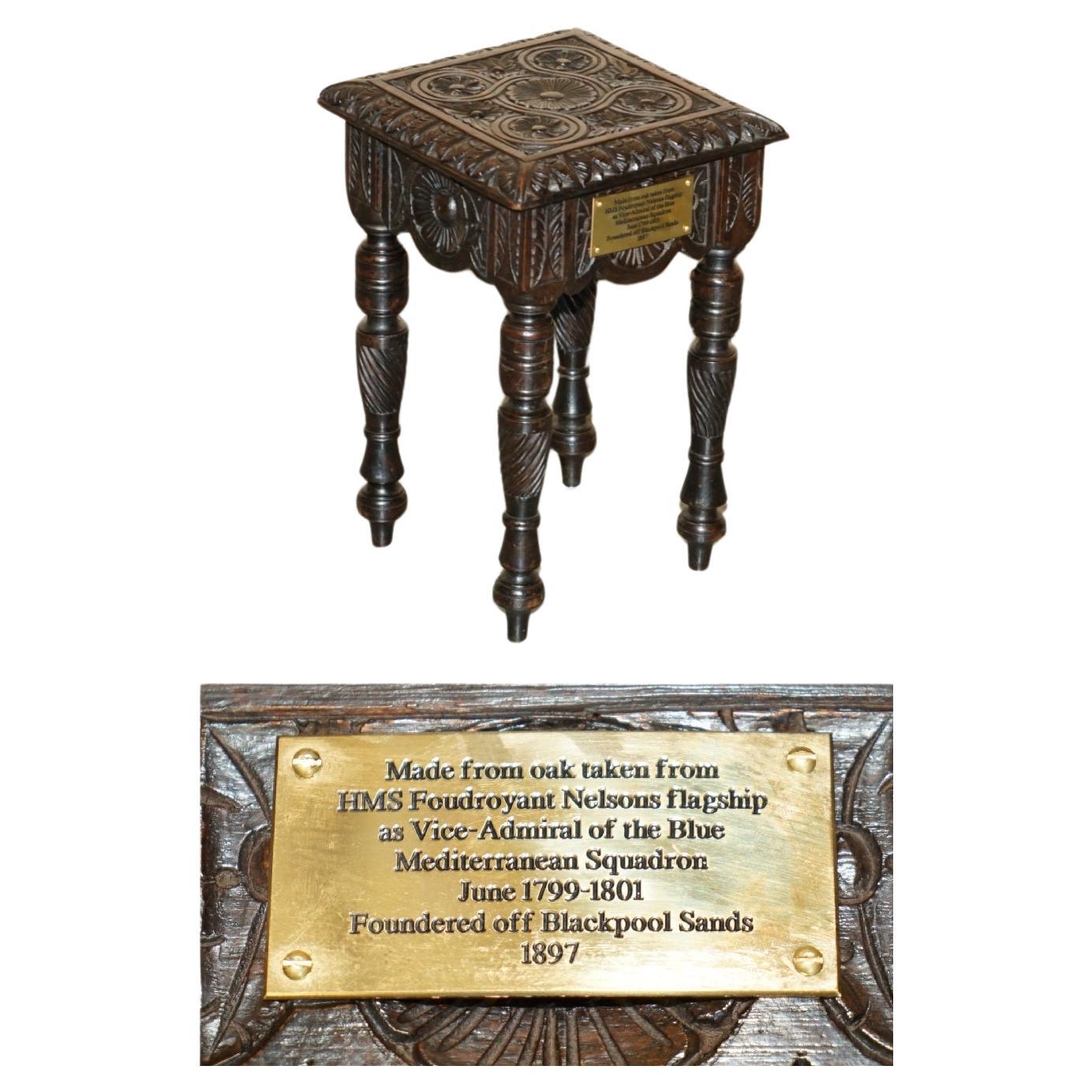 TABLE D'EXQUISITE FABRIQUÉE AU TIMBER DE LA DRAPEAUTE DE HMS FOUDROYANT NELSONS