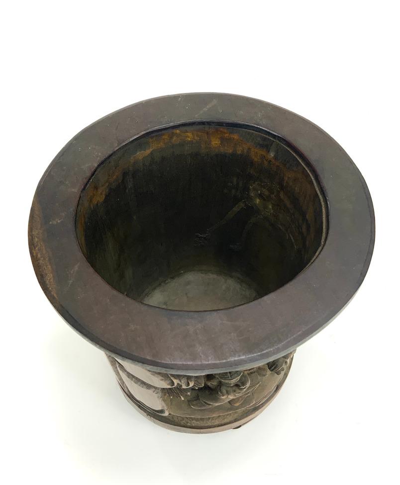 Qing Exquisite Signed Chinese Carved Bamboo Root Brush Pot en vente