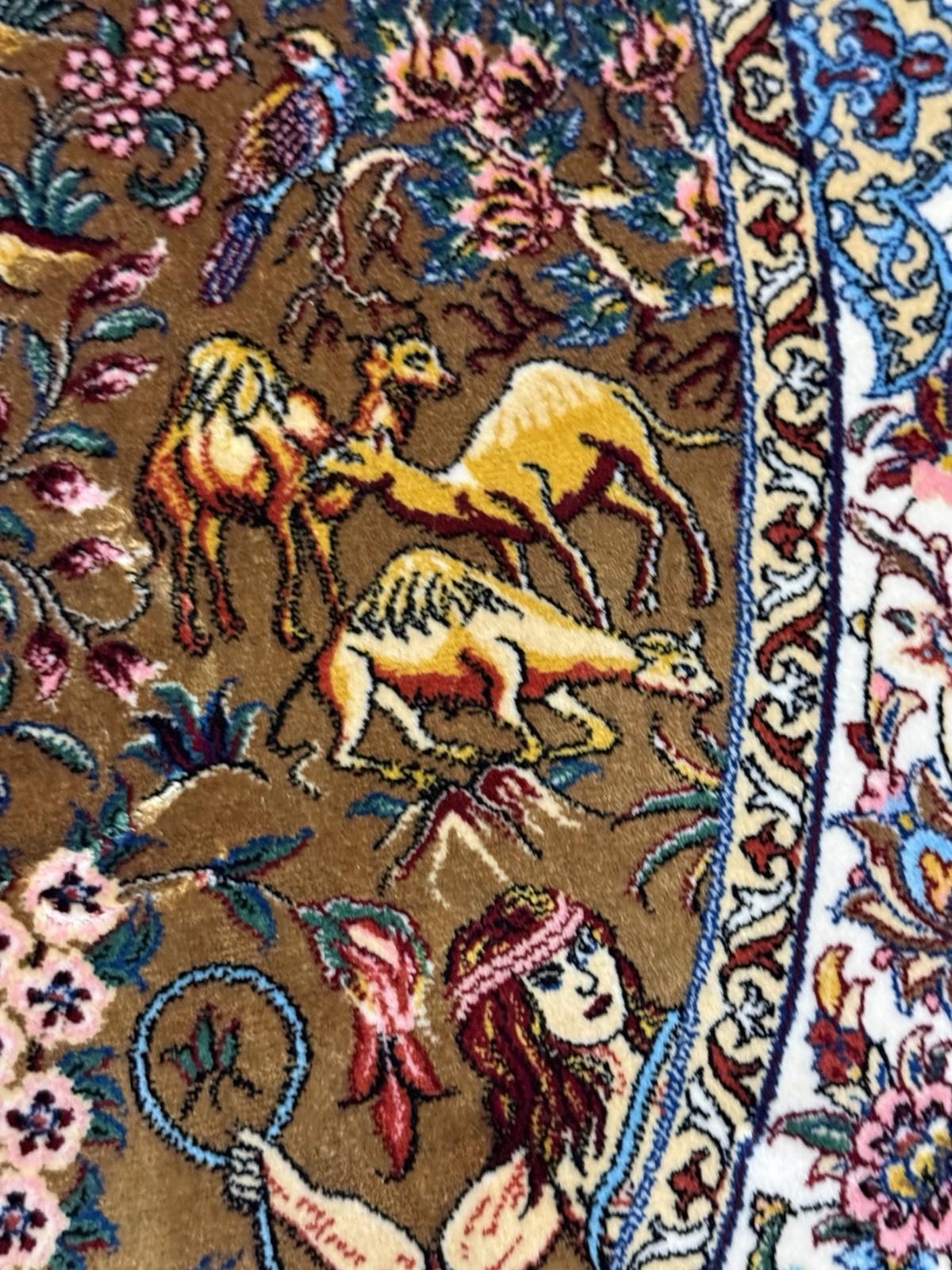Exquisite Silk Round Rug with Imperial Hunting Scene Carpet For Sale 8