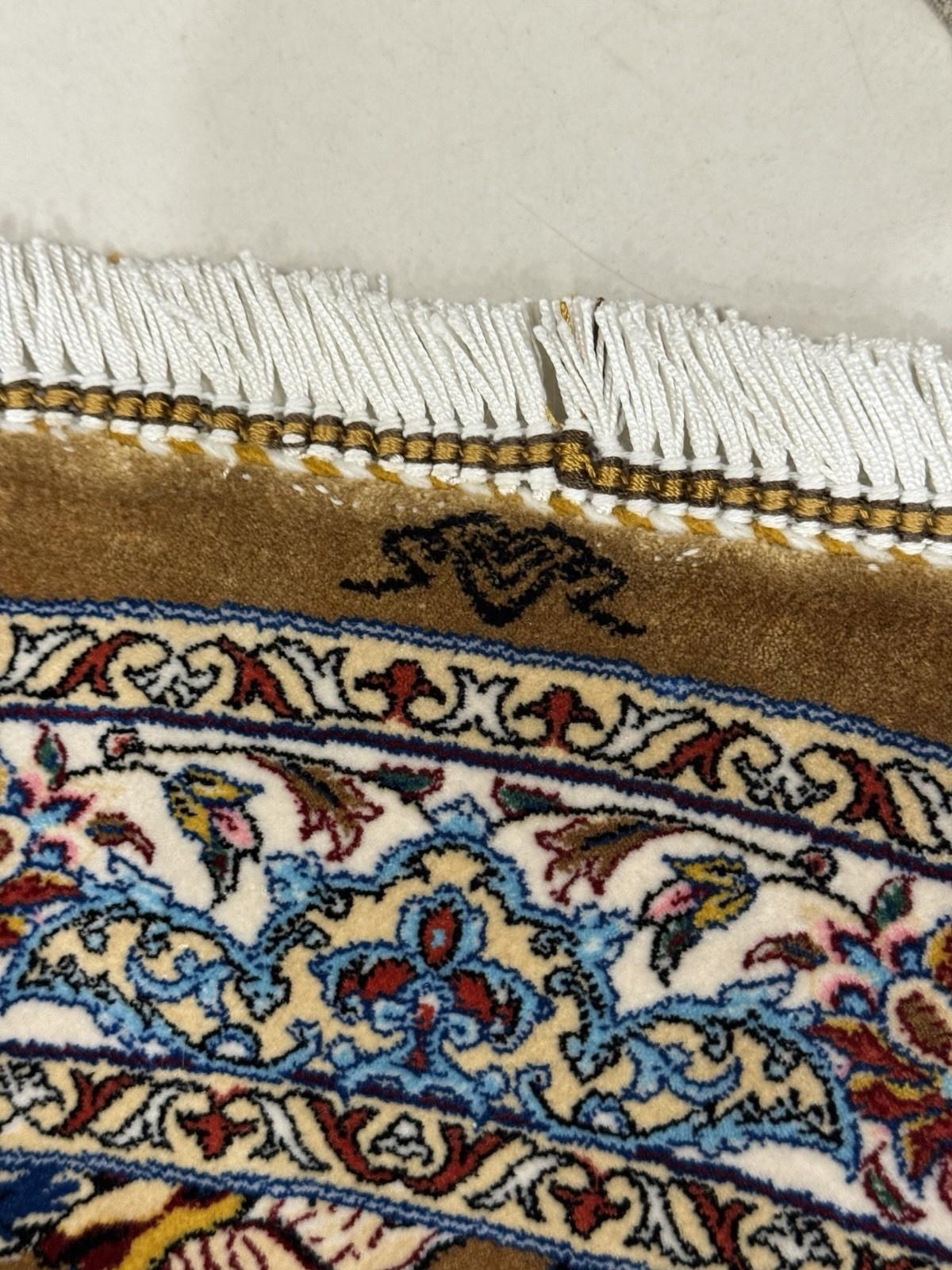 Exquisite Silk Round Rug with Imperial Hunting Scene Carpet For Sale 11