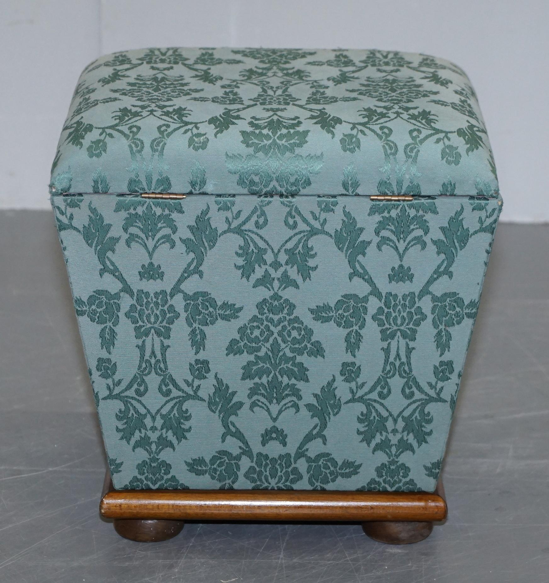 Exquisito taburete otomano estilo victoriano tapizado en seda Taburete reposapiés con almacenaje Seda en venta
