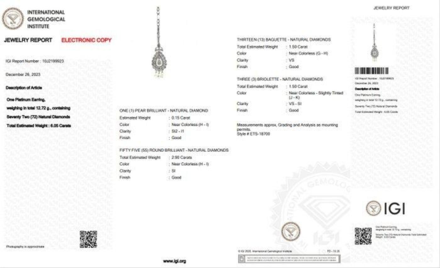 Exquisite Single Earring with Pear-cut Diamond in Platinum For Sale 1