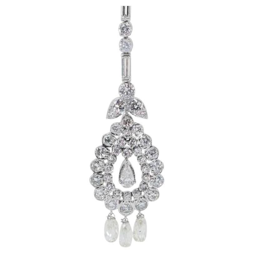 Exquisite Single Earring with Pear-cut Diamond in Platinum For Sale