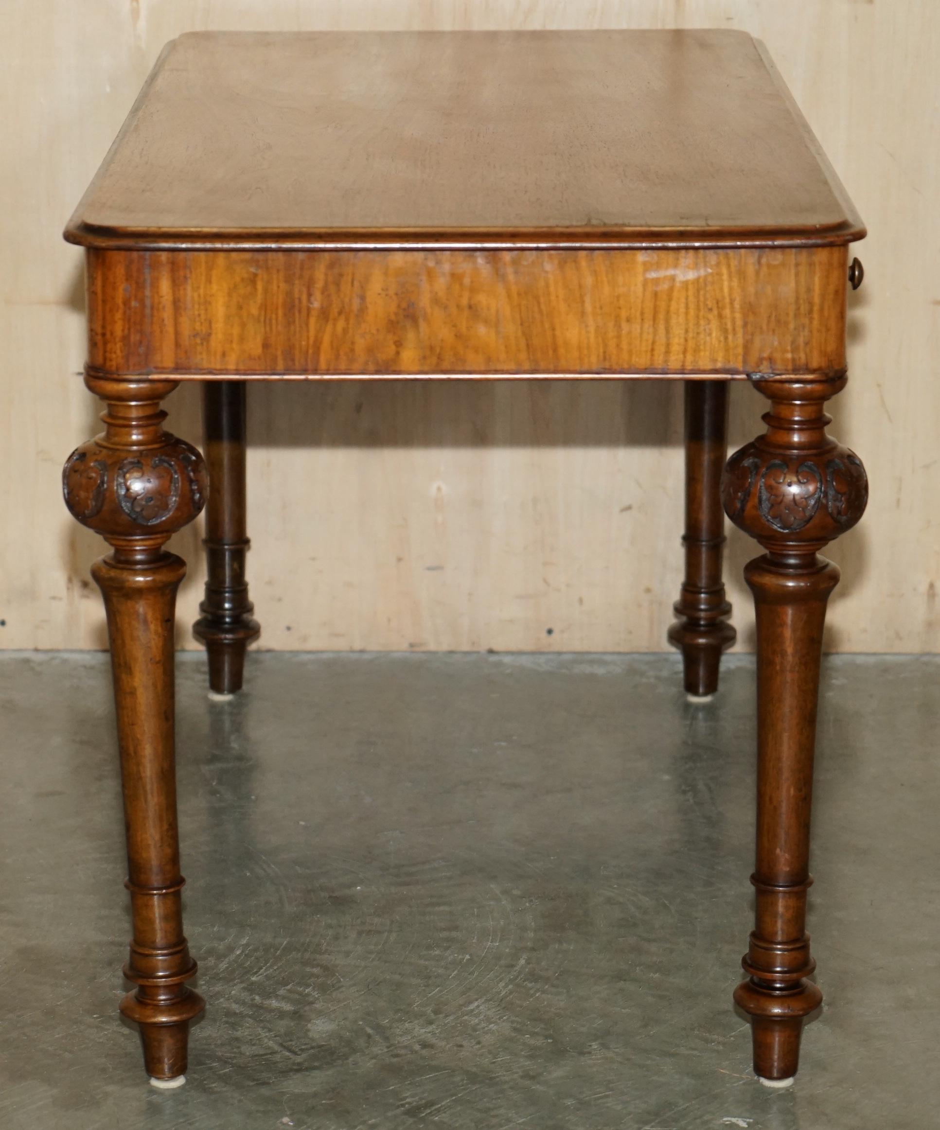 EXQUISITE SMALL WILLIAM IV CIRCA 1830 HARDWOOD WRiTING TABLE DESK CARVED LEGS For Sale 6