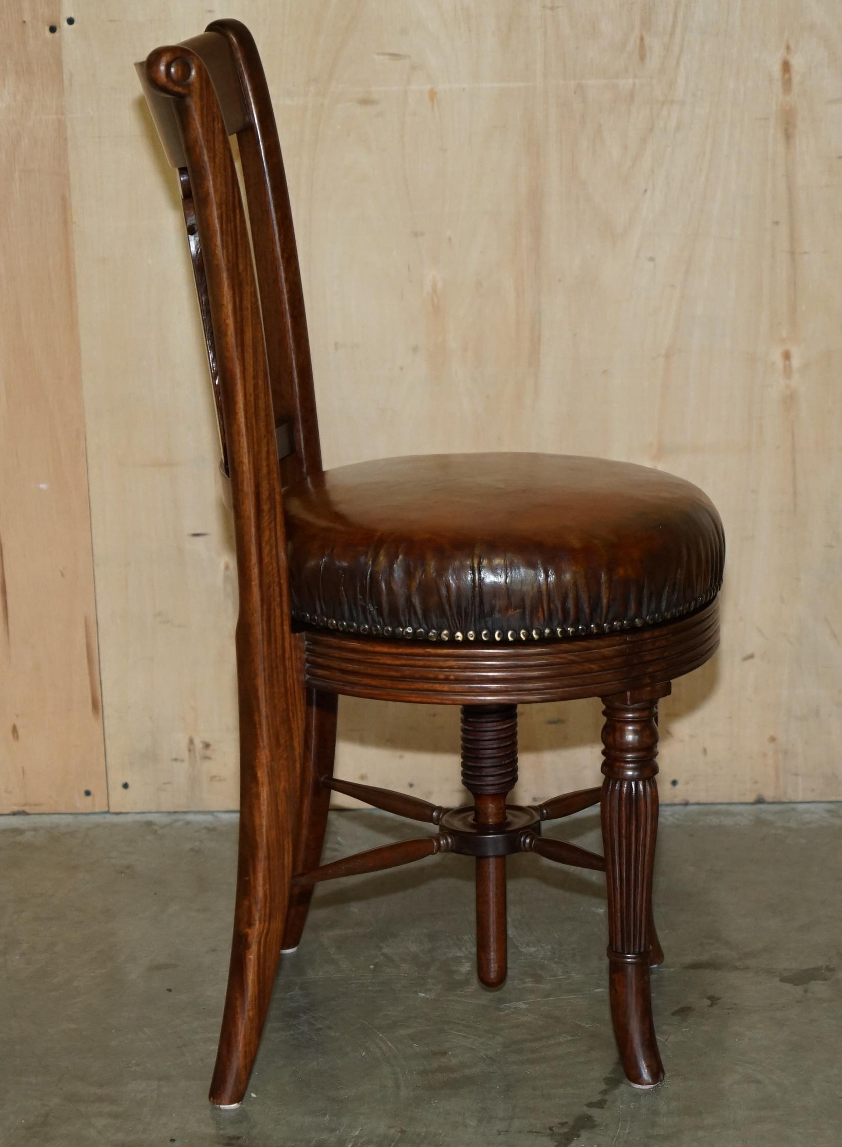 CHAISE DE musiciens antiques en cuir marron HARDWOOD SOLID exquise et amovible en vente 2