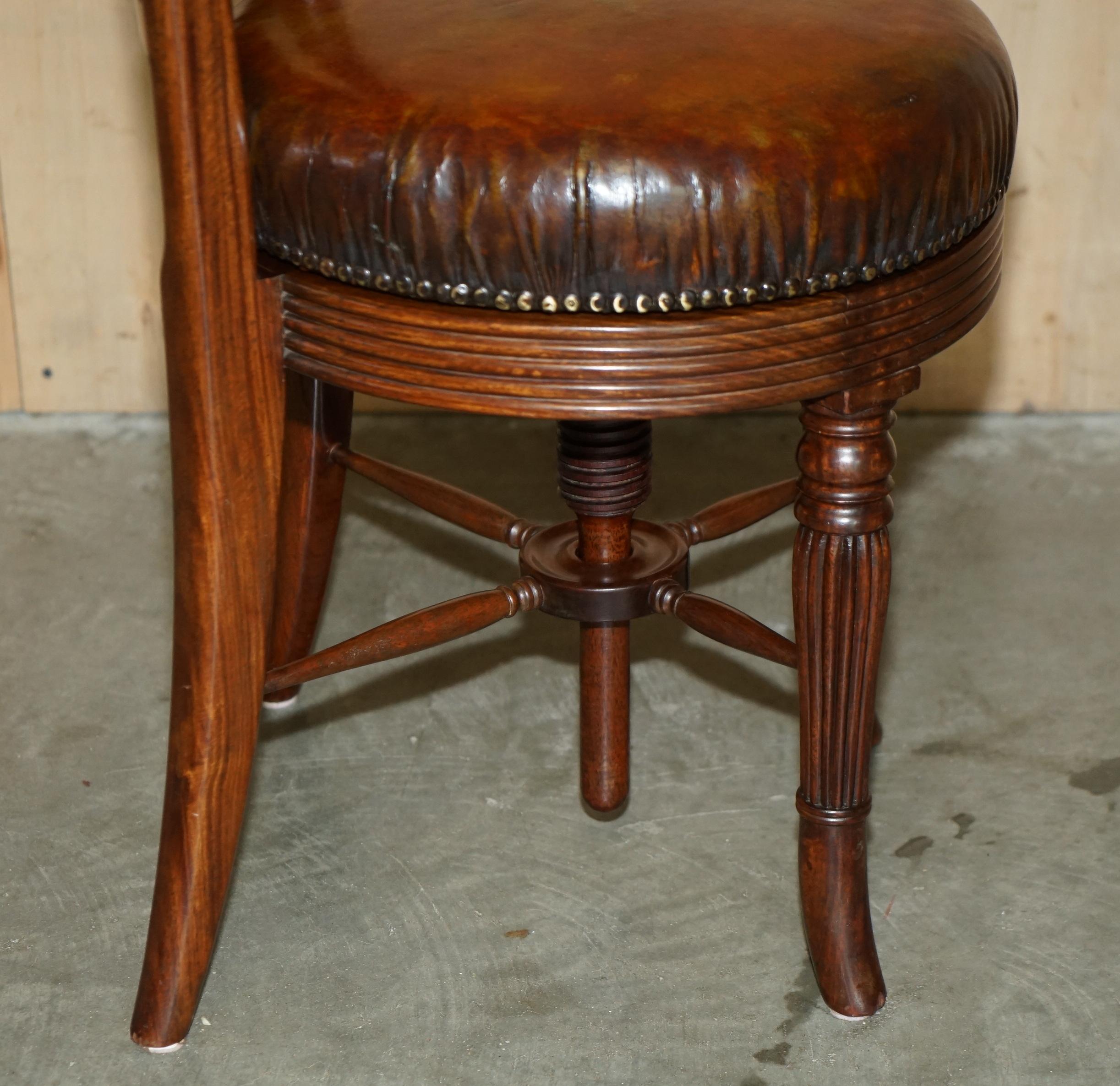 CHAISE DE musiciens antiques en cuir marron HARDWOOD SOLID exquise et amovible en vente 3