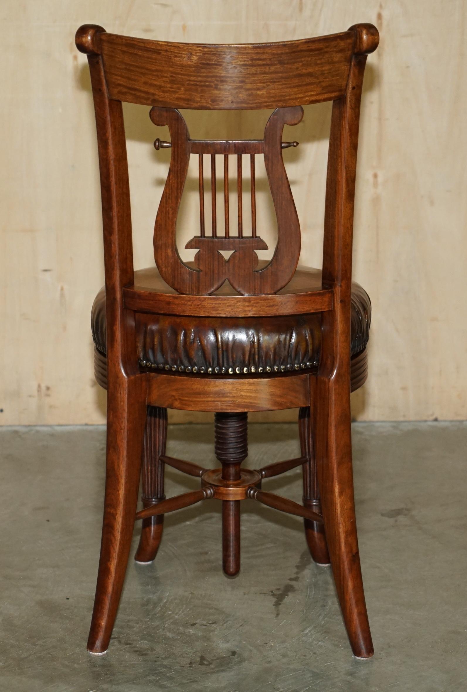 CHAISE DE musiciens antiques en cuir marron HARDWOOD SOLID exquise et amovible en vente 6
