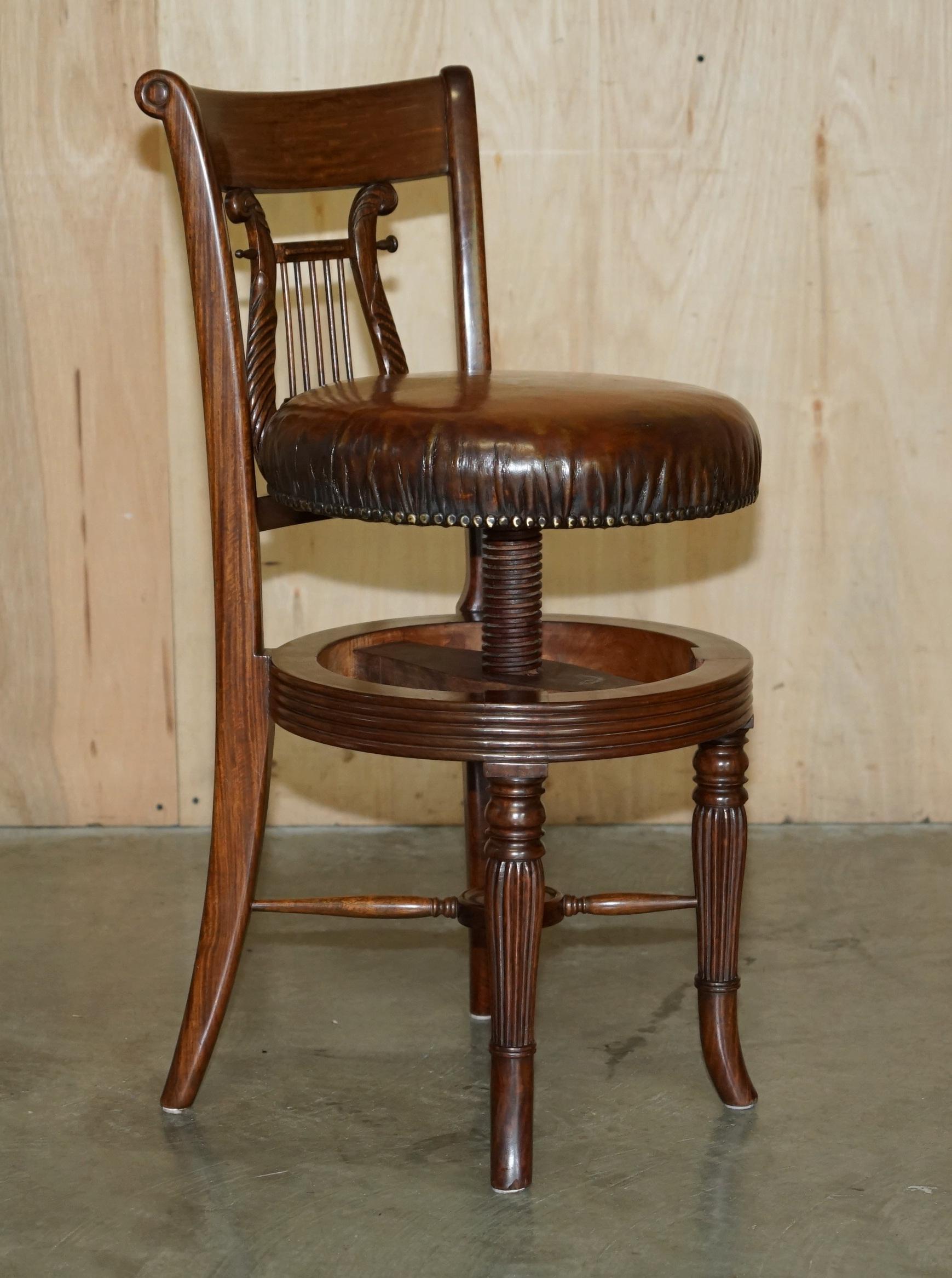 CHAISE DE musiciens antiques en cuir marron HARDWOOD SOLID exquise et amovible en vente 9
