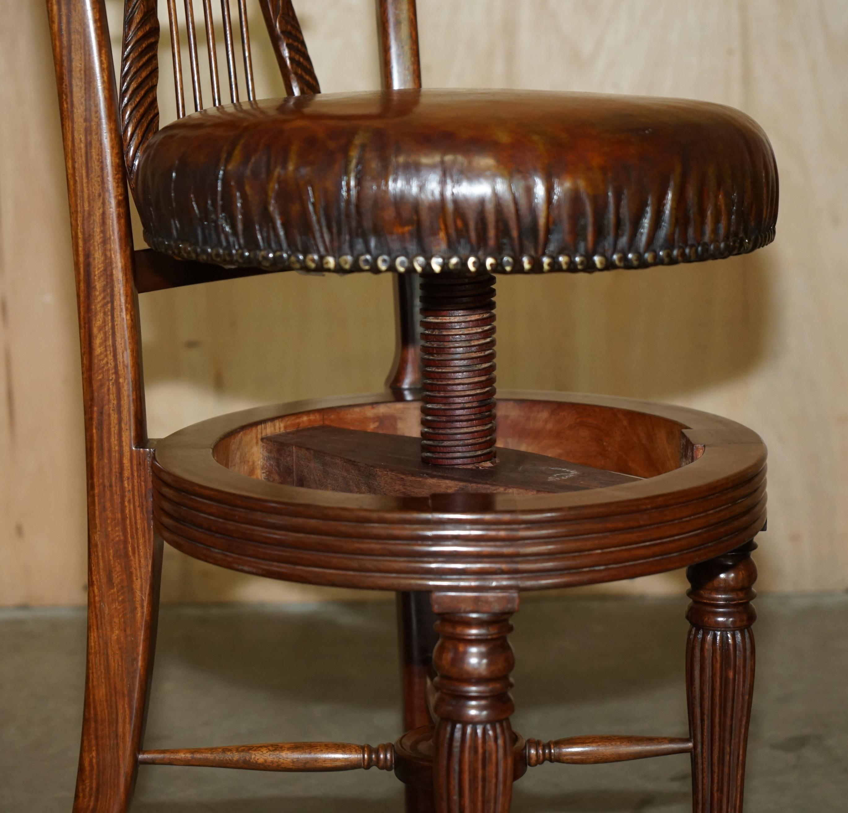 CHAISE DE musiciens antiques en cuir marron HARDWOOD SOLID exquise et amovible en vente 10