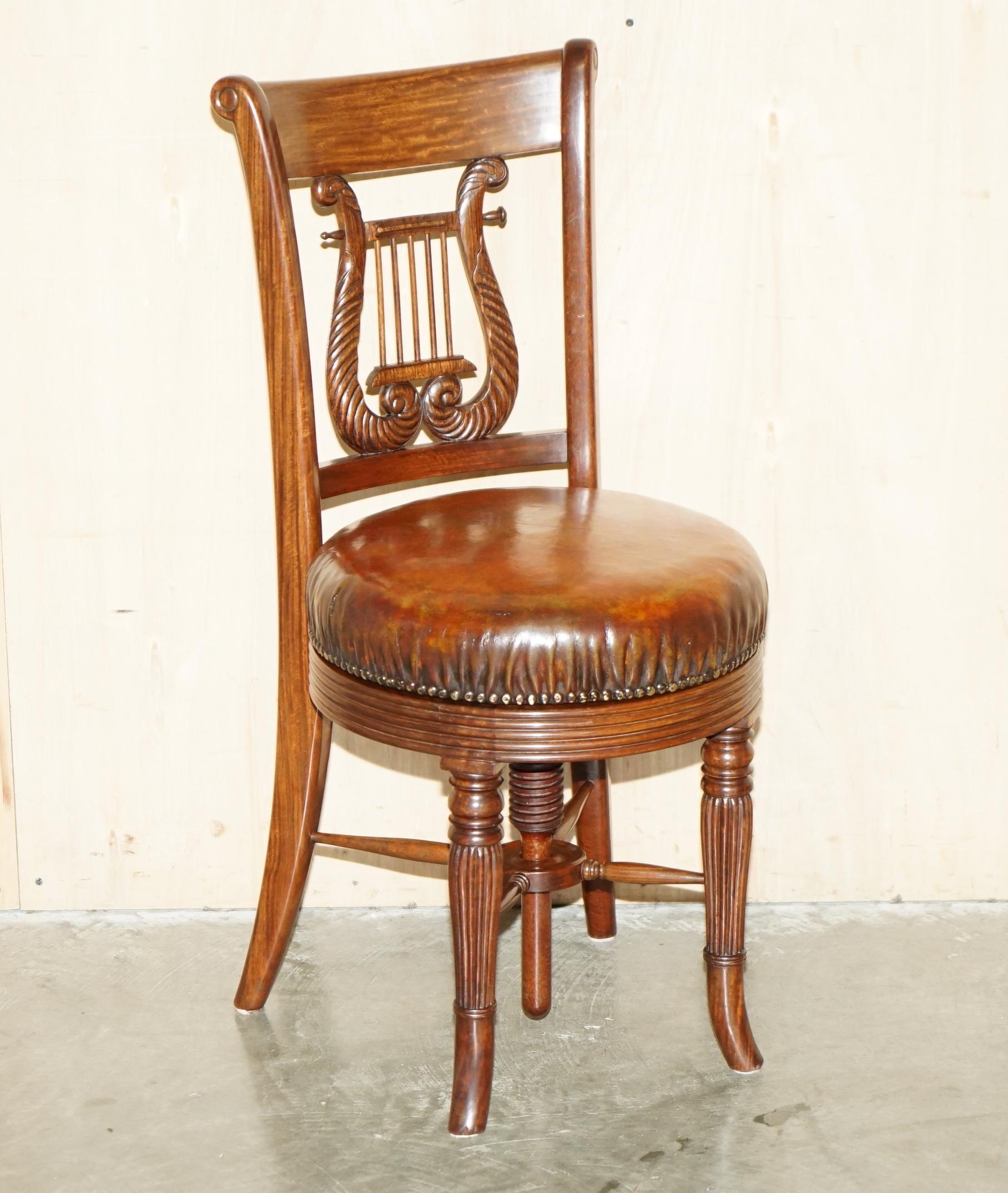 Royal House Antiques

The House Antiques a le plaisir d'offrir à la vente cette superbe et très rare chaise de musicien harpiste entièrement restaurée vers 1840-1860 avec un siège réglable en hauteur en cuir marron teint à la main. 

Veuillez noter