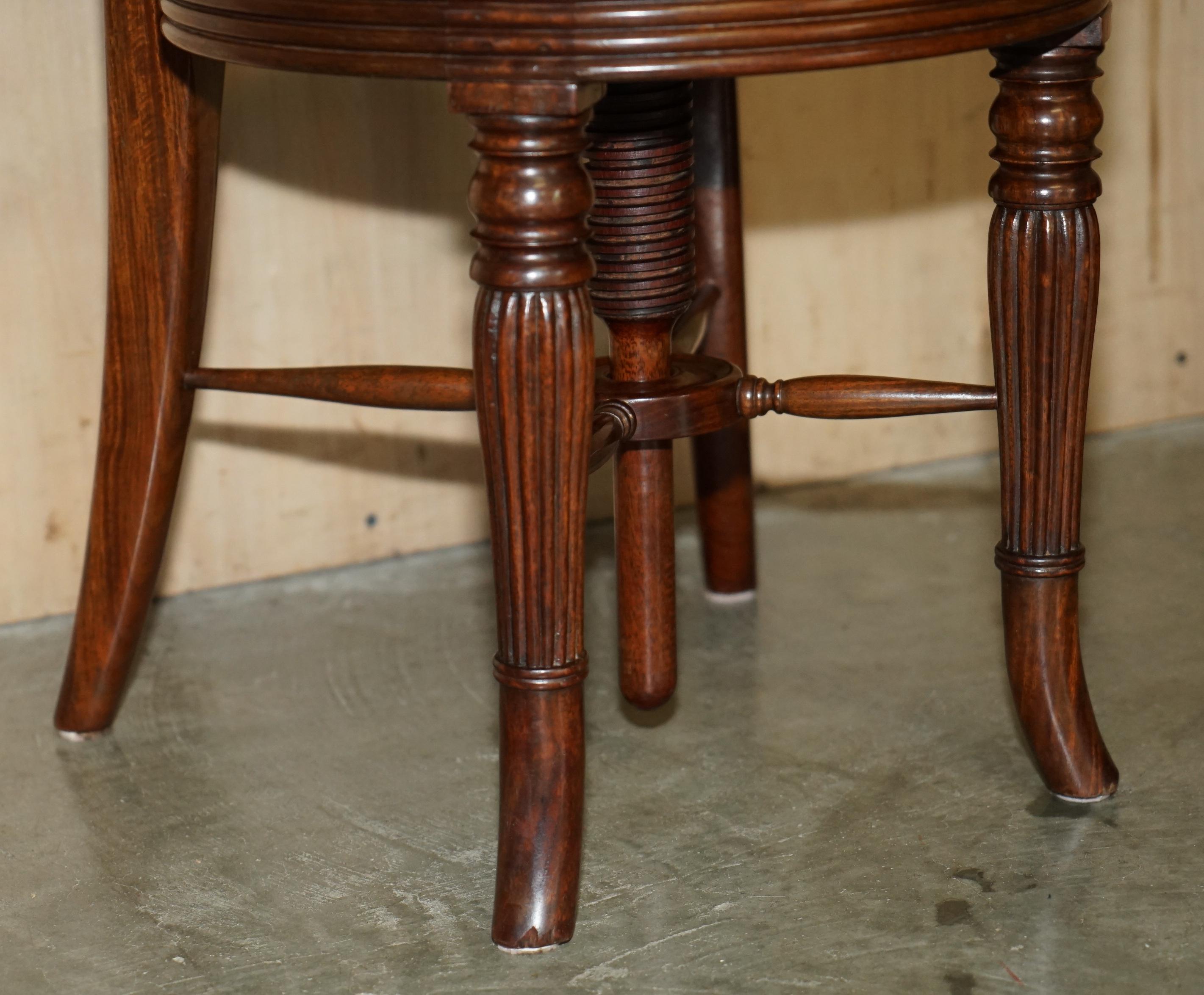 CHAISE DE musiciens antiques en cuir marron HARDWOOD SOLID exquise et amovible en vente 1