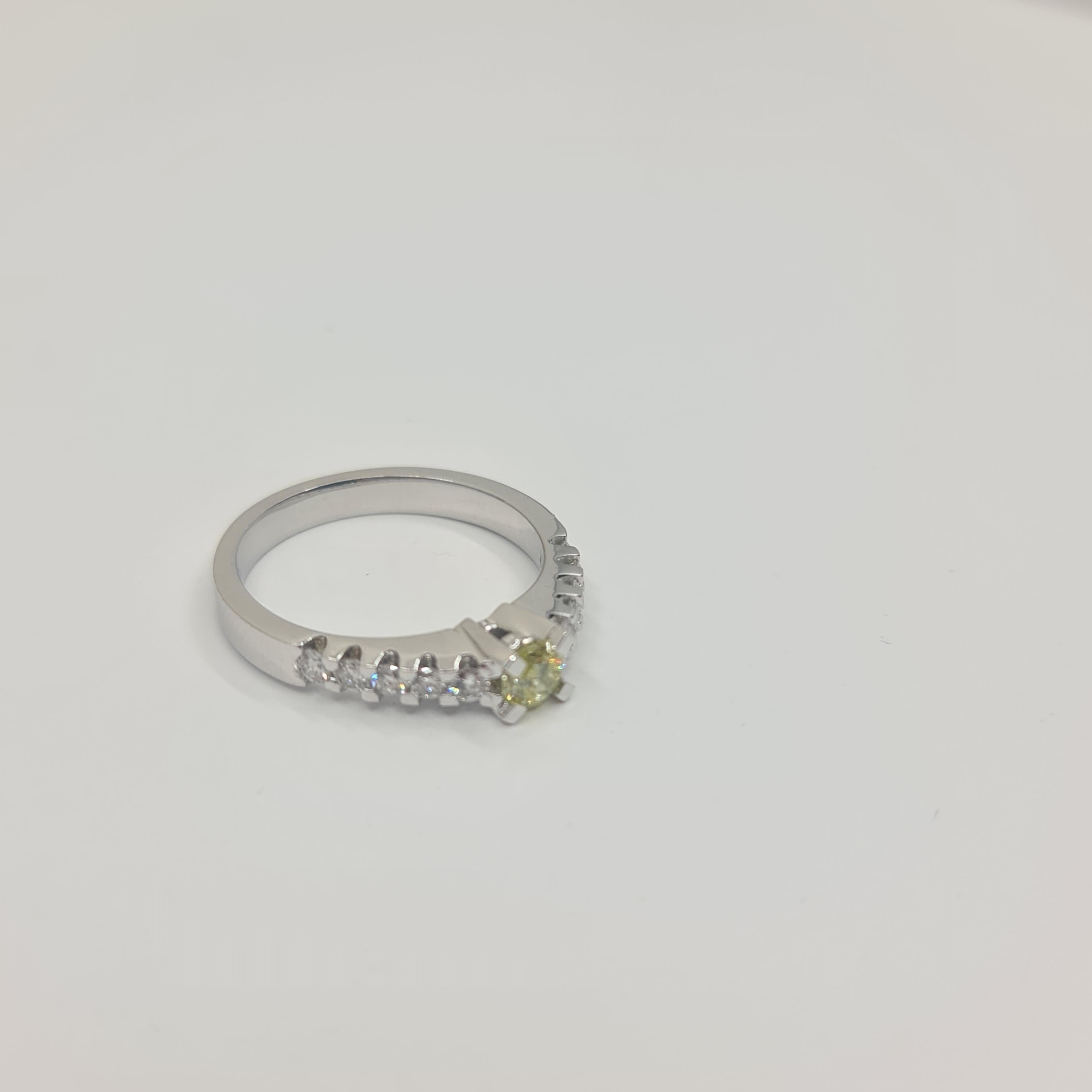 Brilliant Cut Exquisite Solitaire Diamond Ring 0.28 Carat Fancy Green Brilliant  For Sale