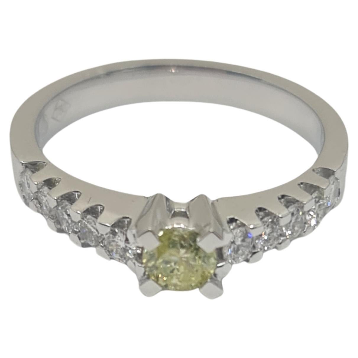 Exquisite Solitaire Diamond Ring 0.28 Carat Fancy Green Brilliant  For Sale