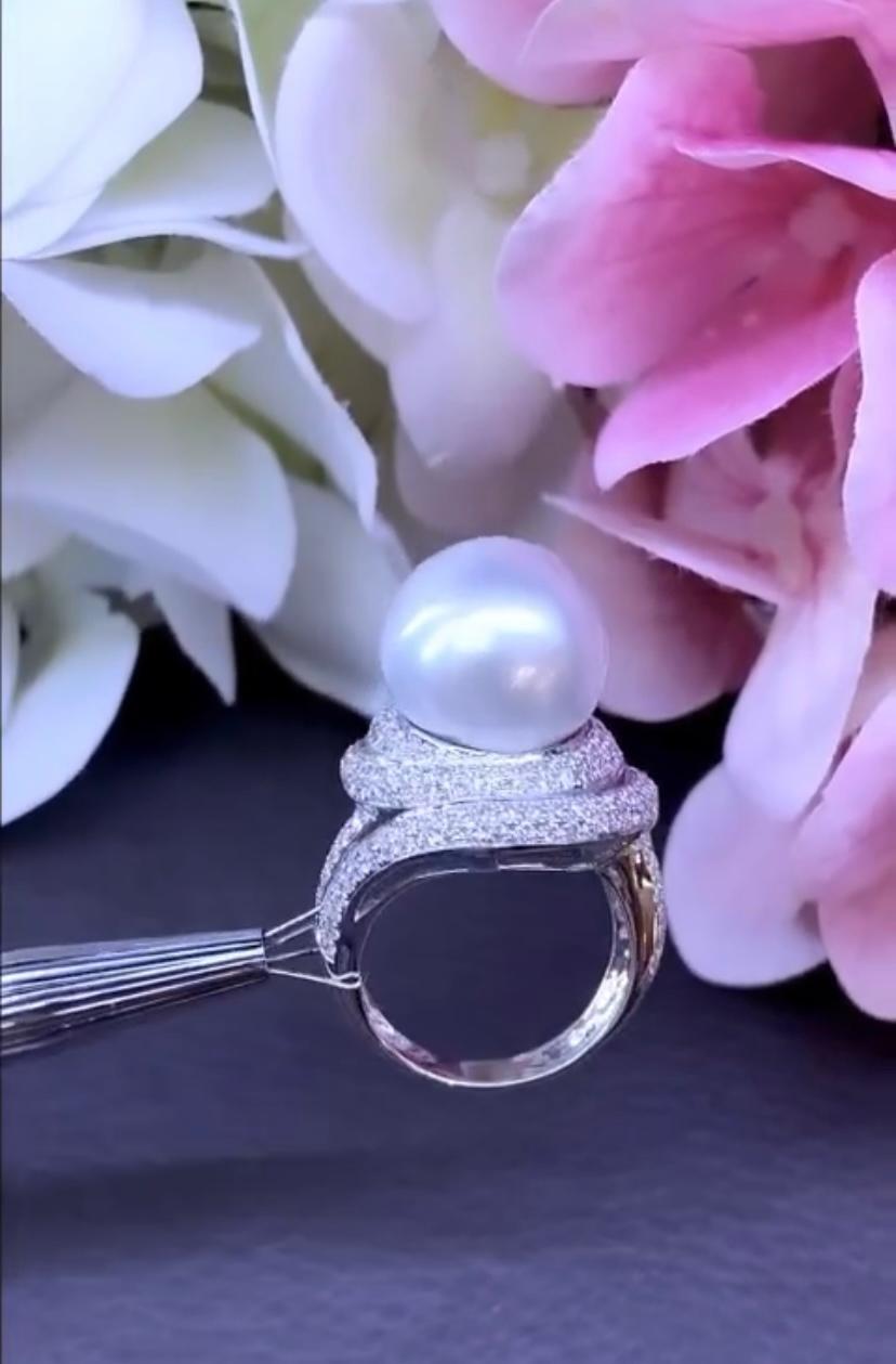 Women's or Men's Exquisite South Sea Pearl Diamonds 18K Gold Ring For Sale