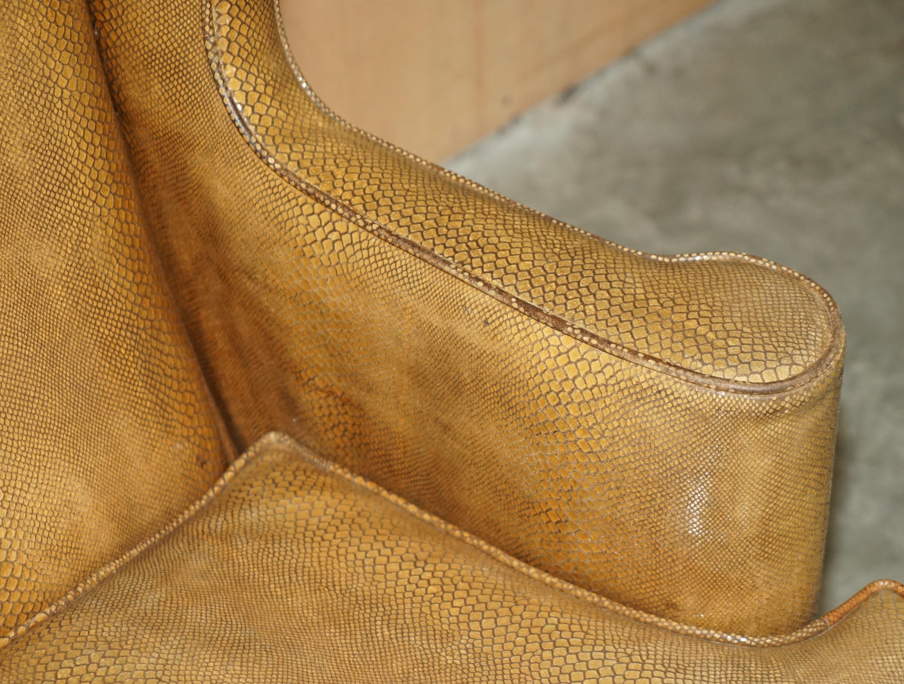 EXQUISITE SPANISH WiNGBACK ARMCHAIR WITH ALLIGATOR CROCODILE LEATHER UPHOLSTERY For Sale 2