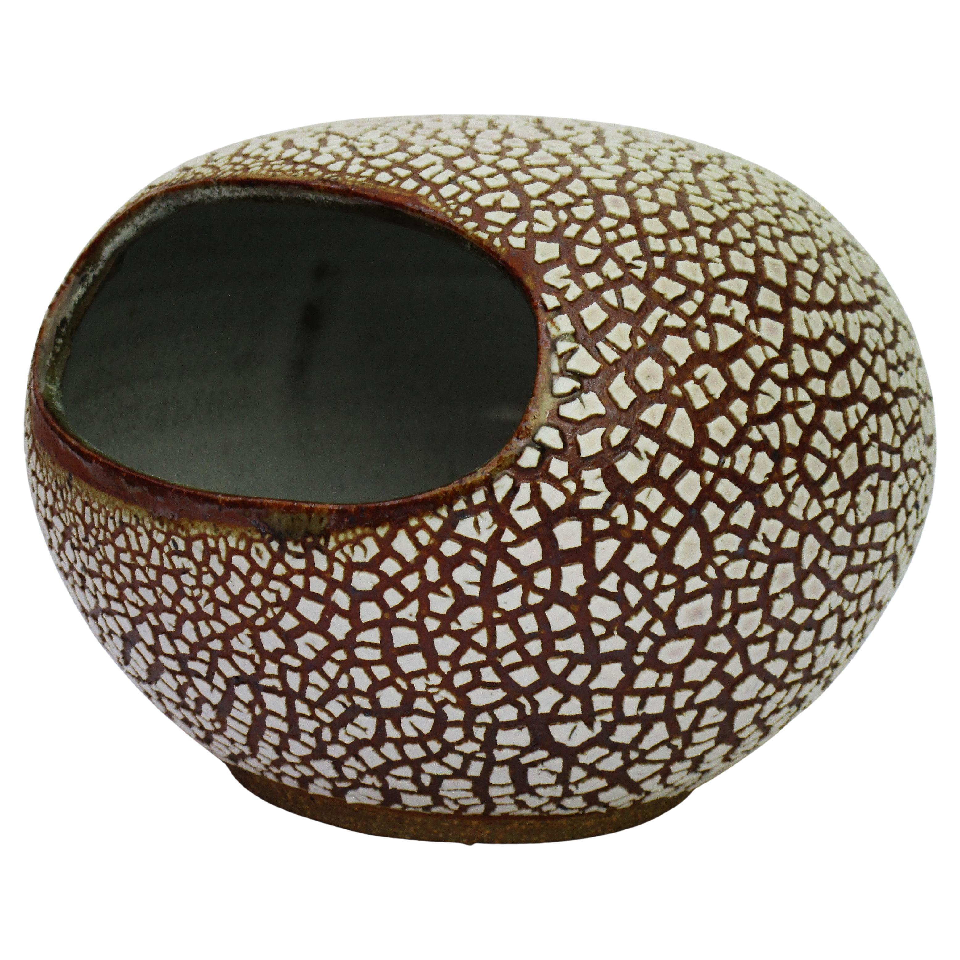 Vase et cuillère en céramique du Studio A en forme de nacelle Bon état à Rochester, NY