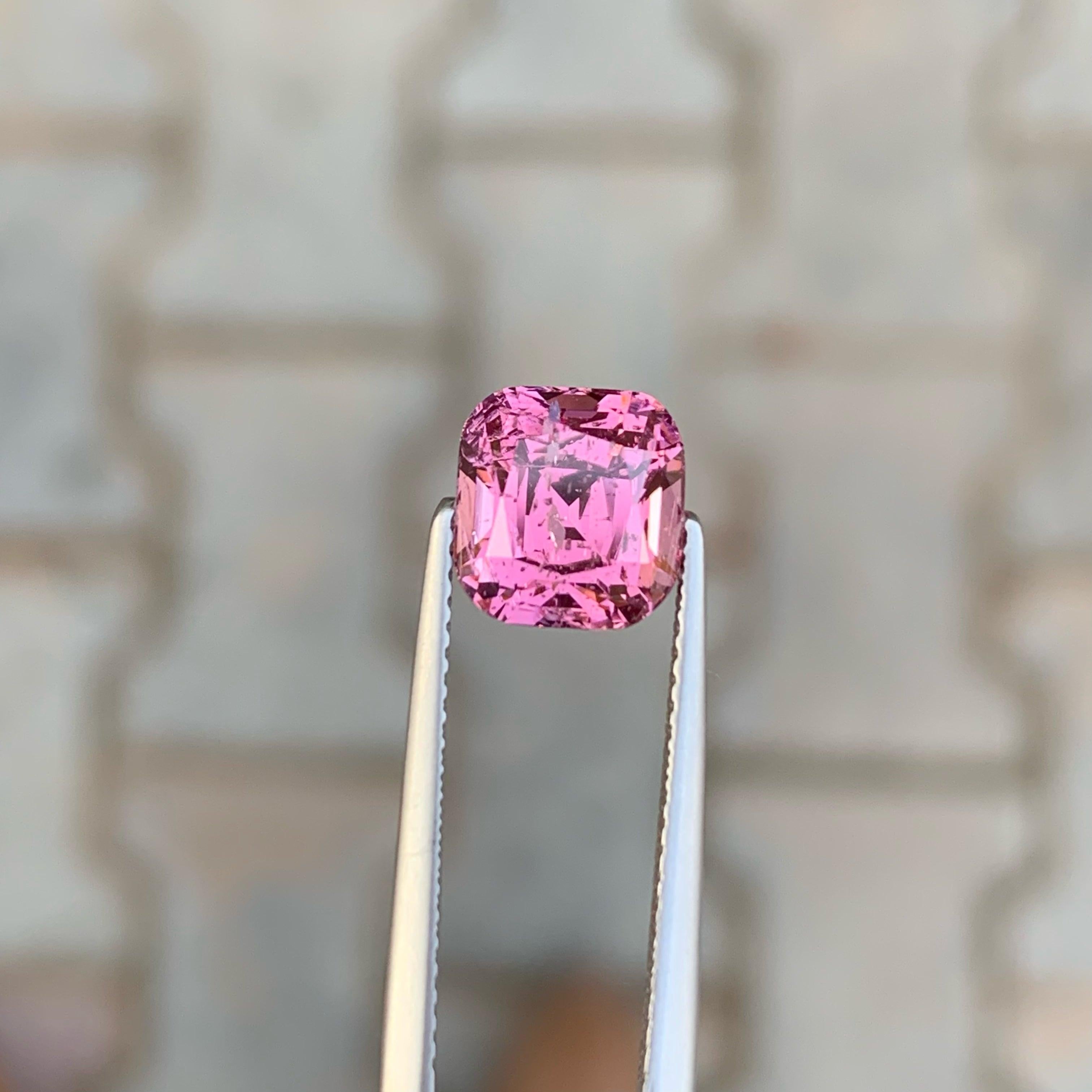 Exquisite rosa Turmalin geschliffener Stein 3,35 CTS Turmalin Ring Facettierter Stein (Moderne) im Angebot