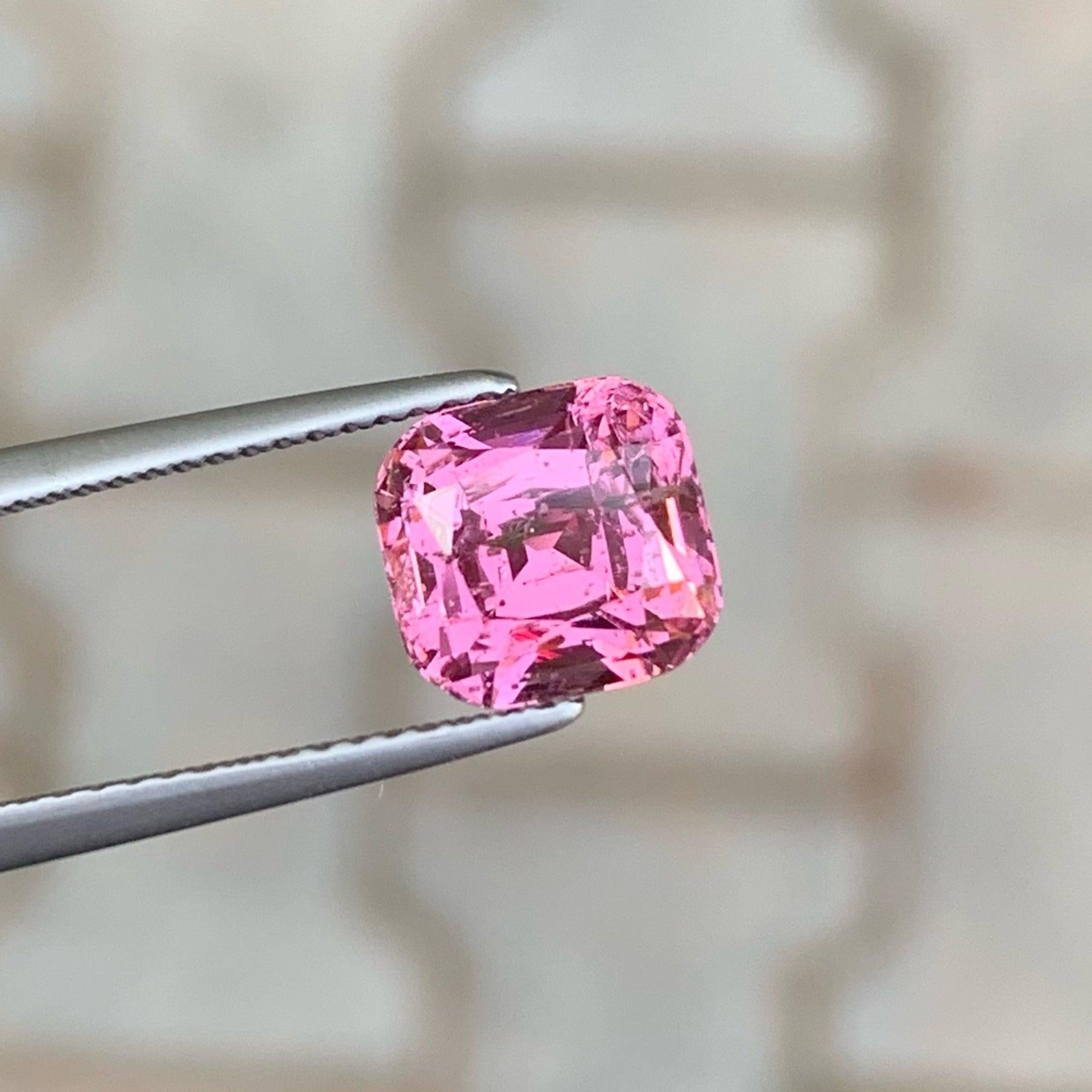 Modern Exquisite Sweet Pink Tourmaline Cut Stone 3.35 CTS Tourmaline Ring Faceted Stone For Sale