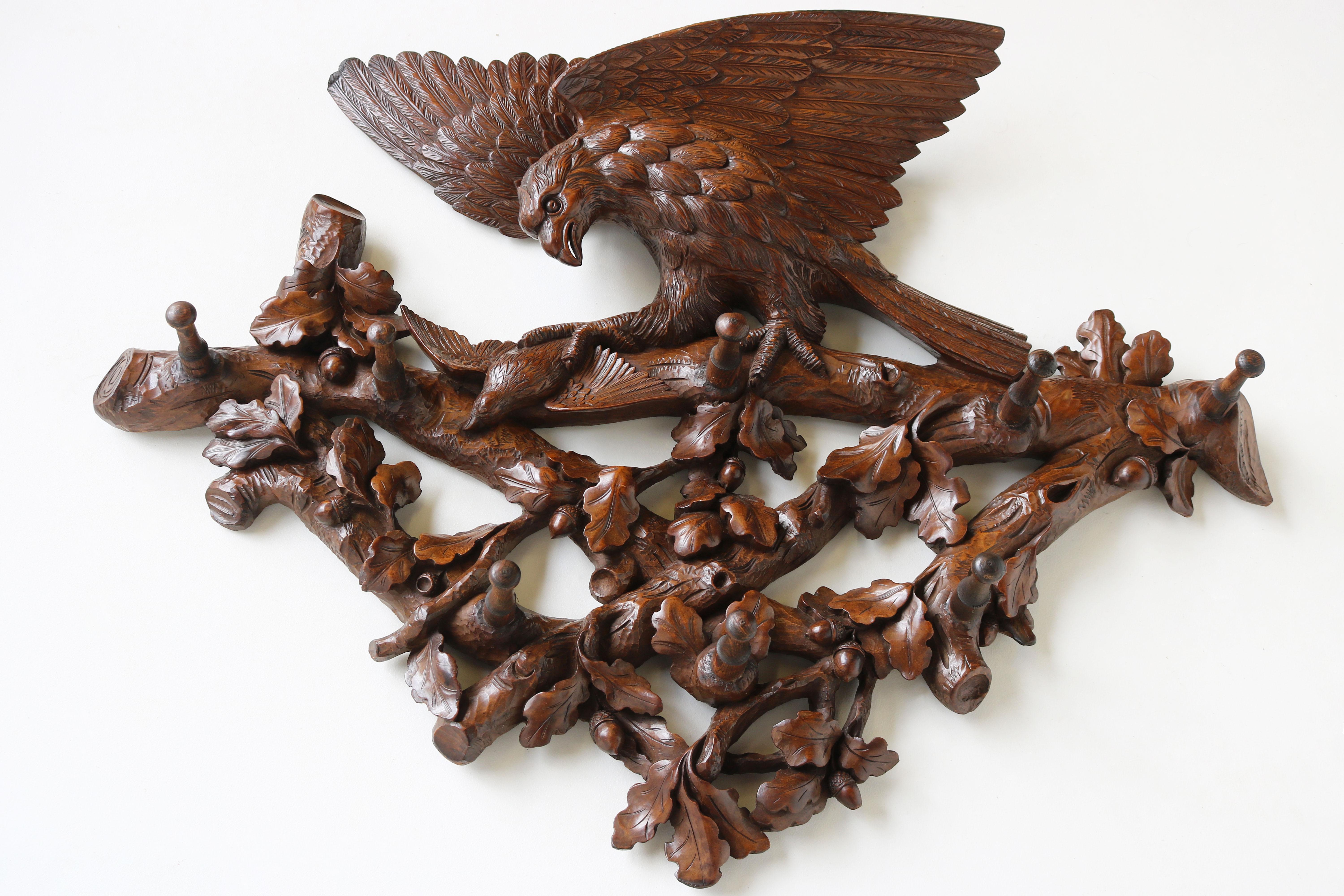 Exquisite Swiss Black Forest ''Eagle'' 19th Century Coat Rack / Hat Rack Walnut For Sale 7