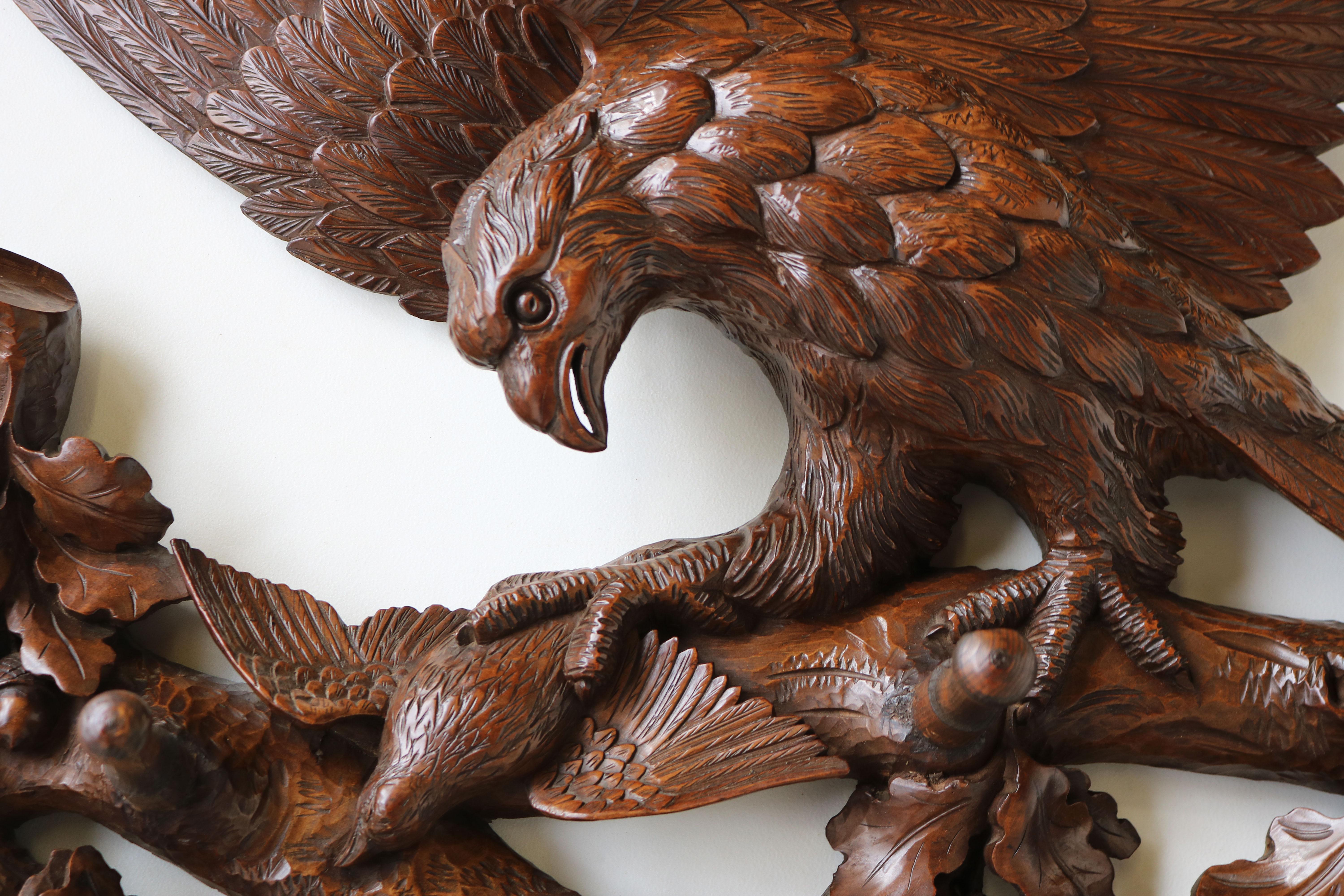 Exquisite Swiss Black Forest ''Eagle'' 19th Century Coat Rack / Hat Rack Walnut For Sale 1