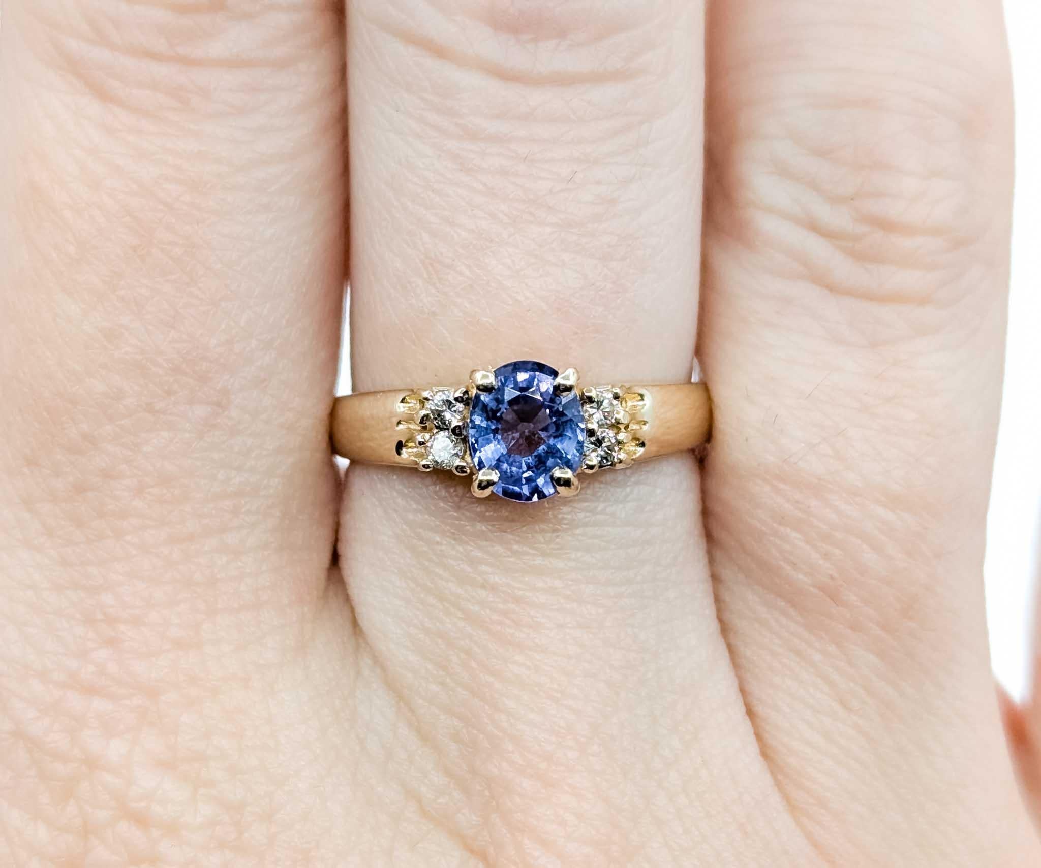 Women's Exquisite Tanzanite and Diamond Ring in 14k Yellow Gold For Sale
