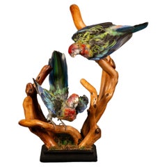 Exquisite Taxidermie-Rosenkästen auf handgefertigtem Holzsockel