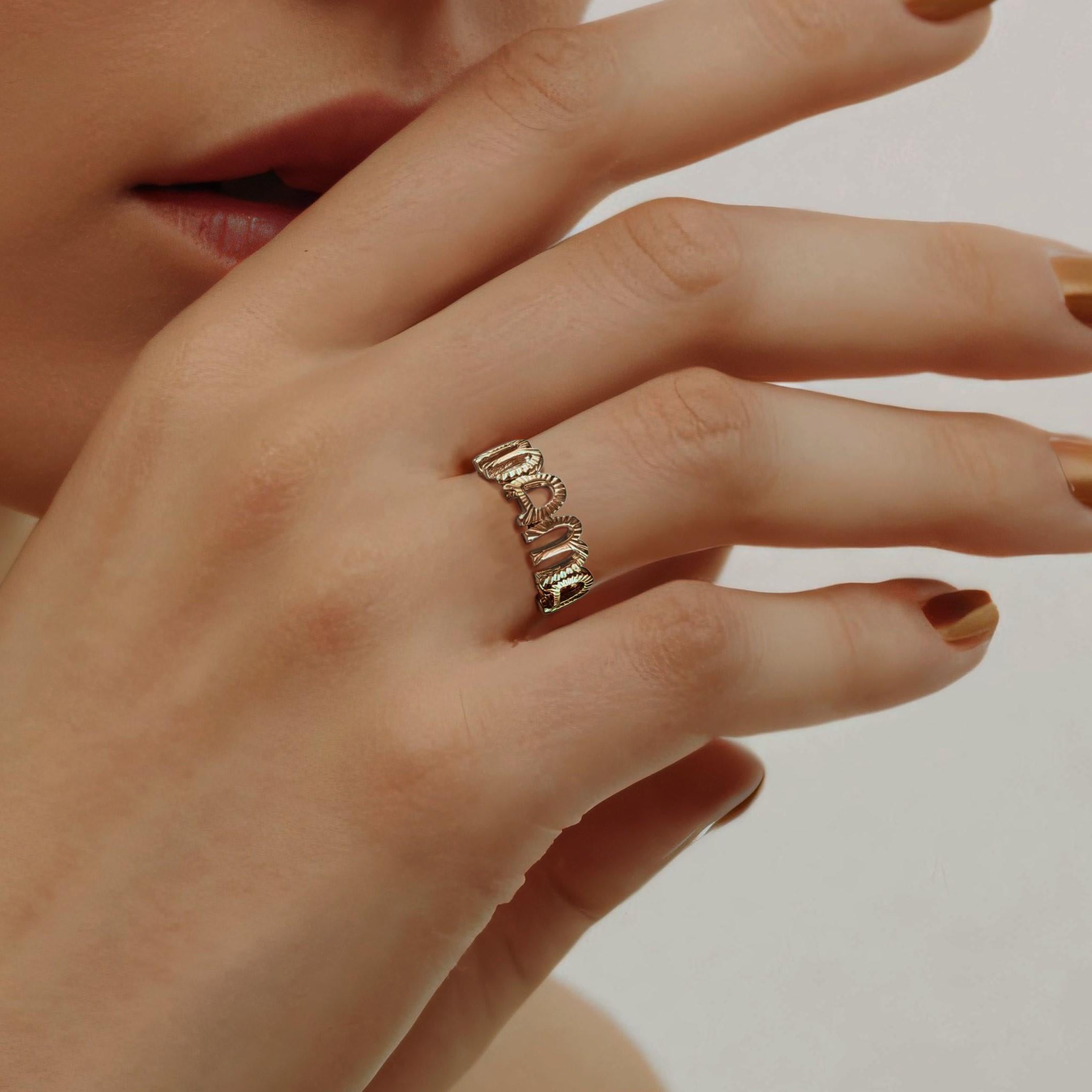 En venta: Handcrafted Textured Look 14K Gold MAMA Ring  2