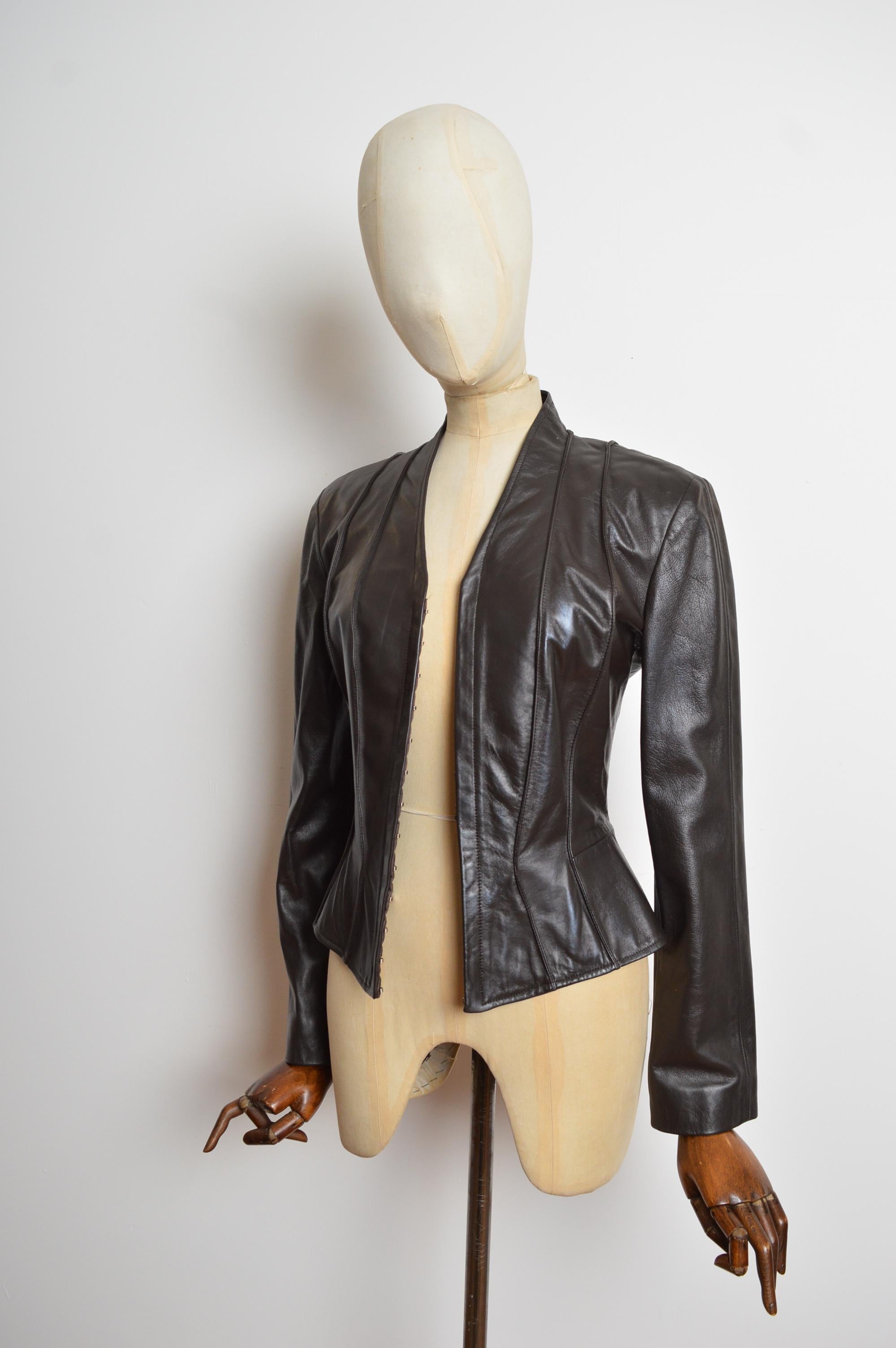 Exquisite THIERRY MUGLER c.2000 Lamb Skin Leather Ebony Brown Wasp Waist Jacket For Sale 7