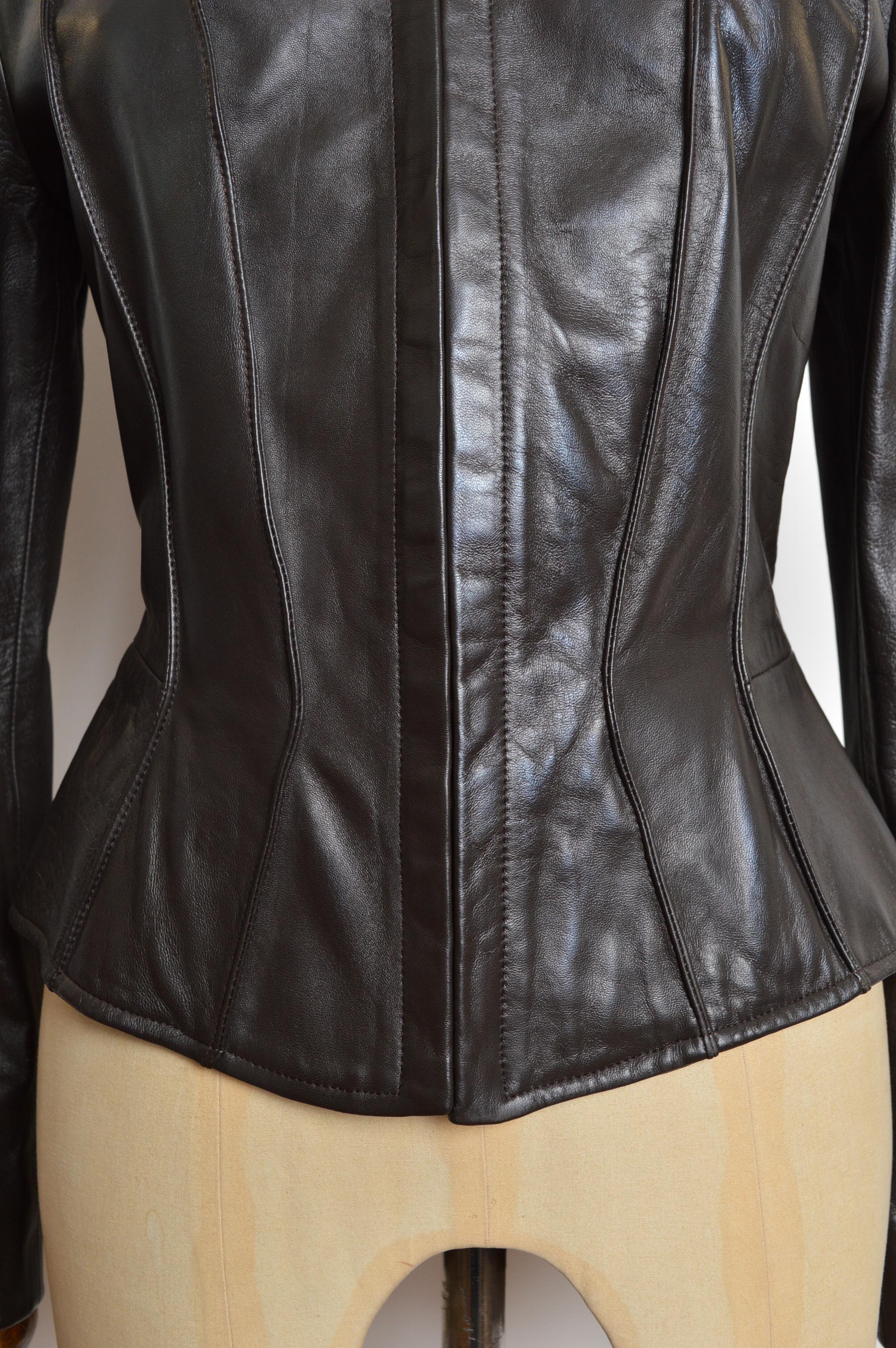 Exquisite THIERRY MUGLER c.2000 Lamb Skin Leather Ebony Brown Wasp Waist Jacket In Excellent Condition For Sale In Sheffield, GB