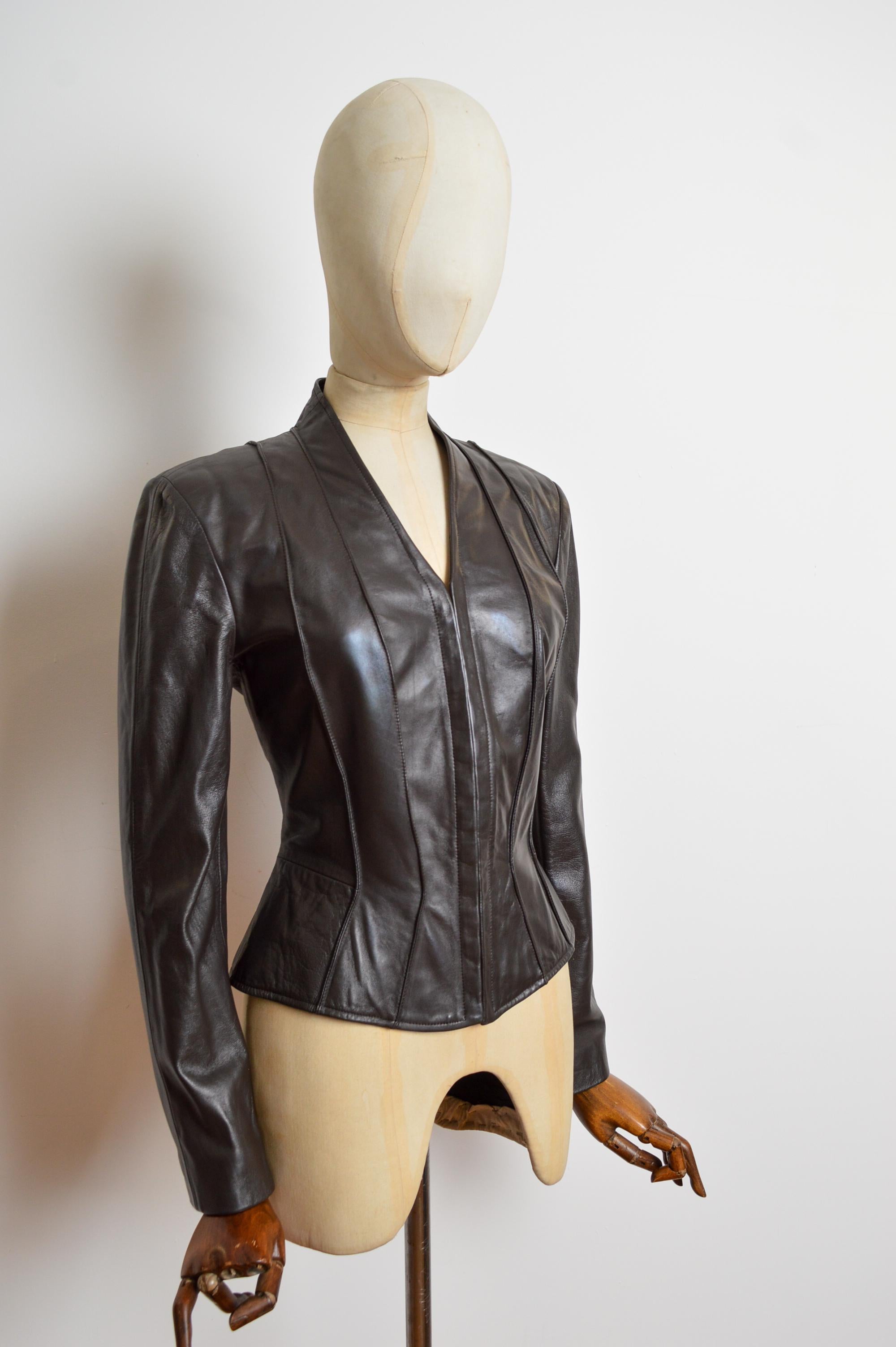 Exquisite THIERRY MUGLER c.2000 Lamb Skin Leather Ebony Brown Wasp Waist Jacket For Sale 2