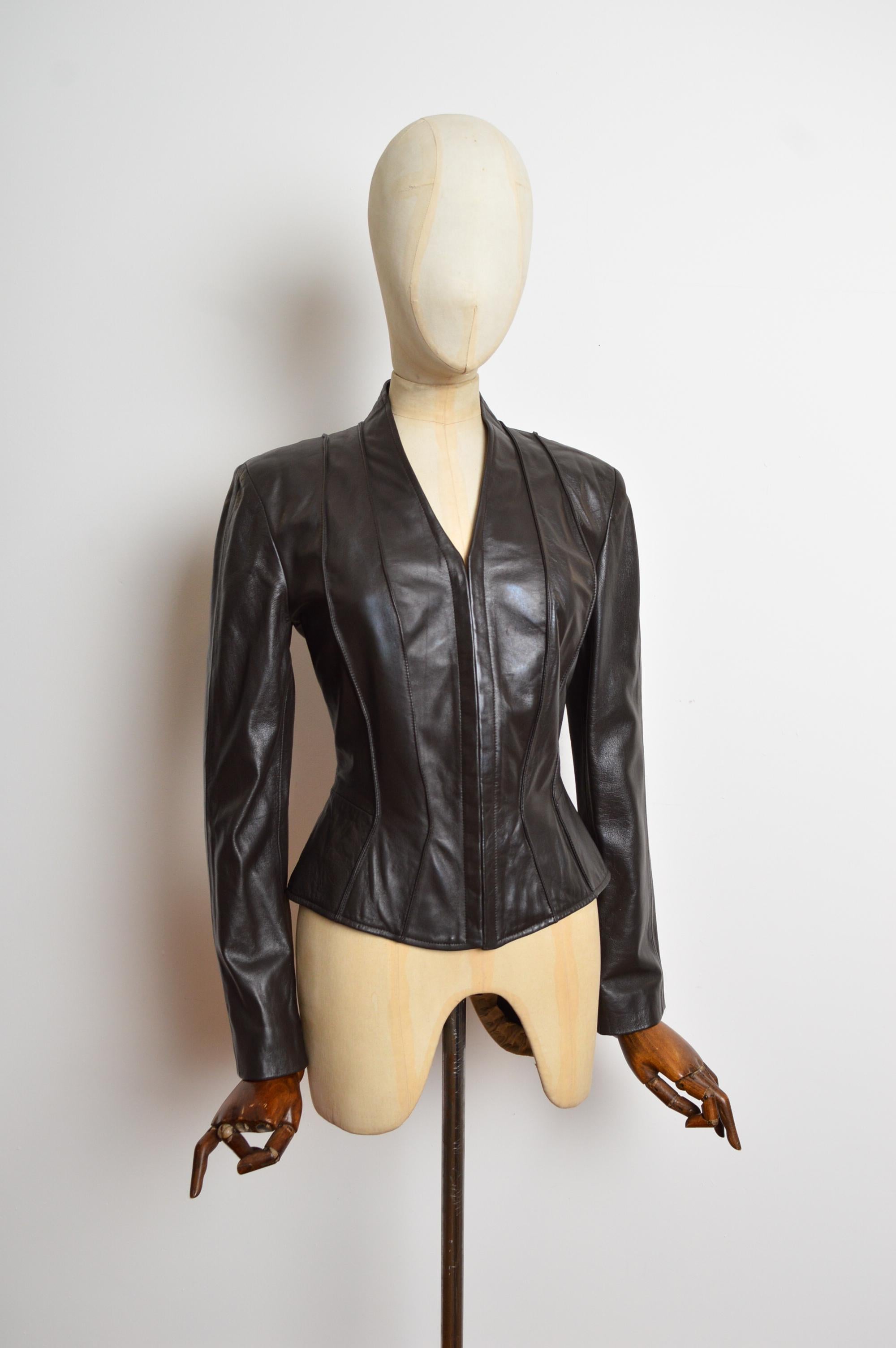 Exquisite THIERRY MUGLER c.2000 Lamb Skin Leather Ebony Brown Wasp Waist Jacket For Sale 4