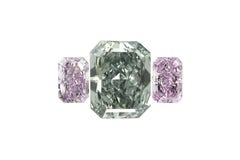 Squisita parure a tre pietre con diamanti blu-grigi e viola rosato -
