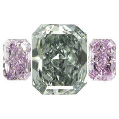 Exquisito juego de tres piedras con diamantes de fantasía azul grisáceo y púrpura rosáceo -