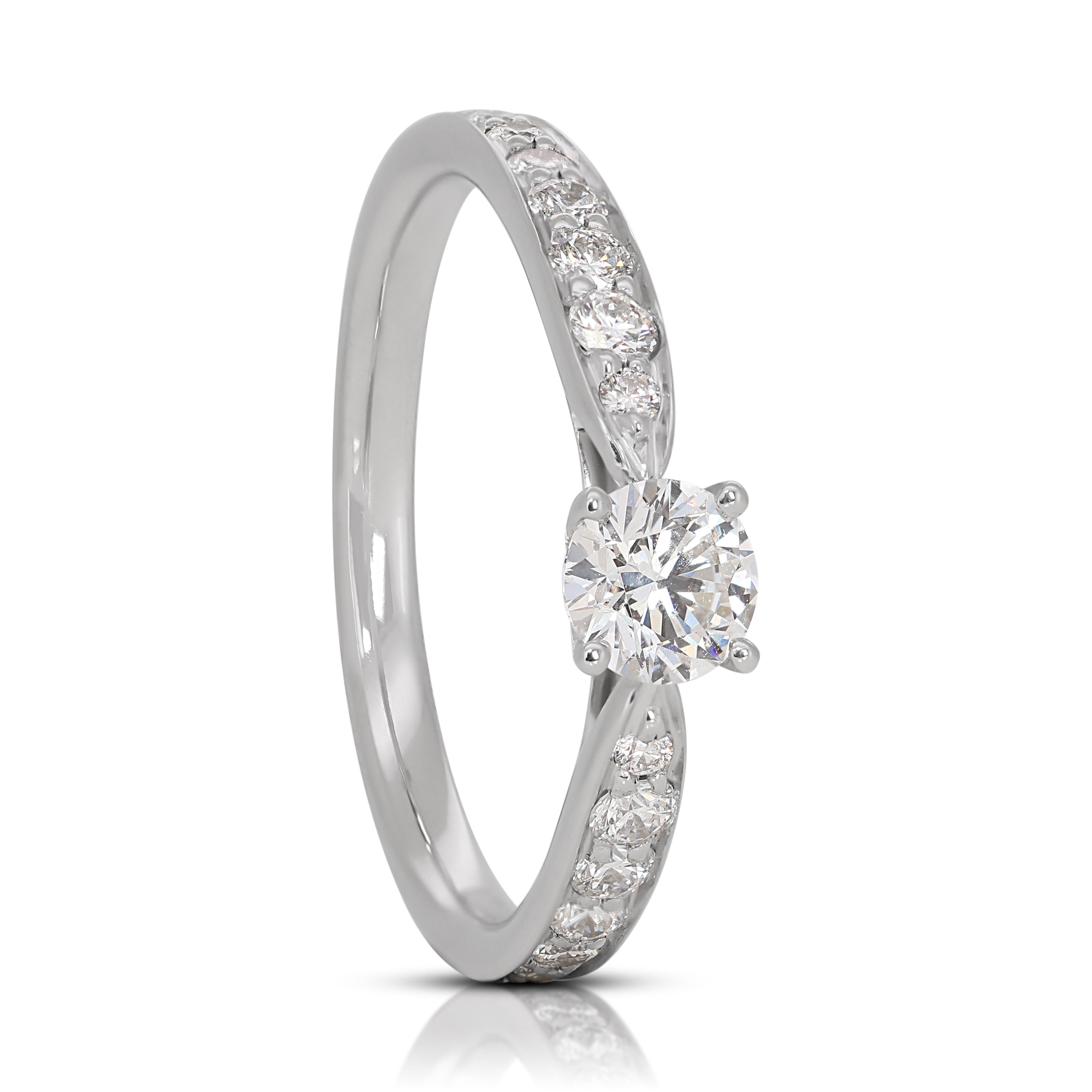 Exquisite Tiffany & Co. 0.40ct Pave Natural Diamond Ring in 18K White Gold In Excellent Condition For Sale In רמת גן, IL