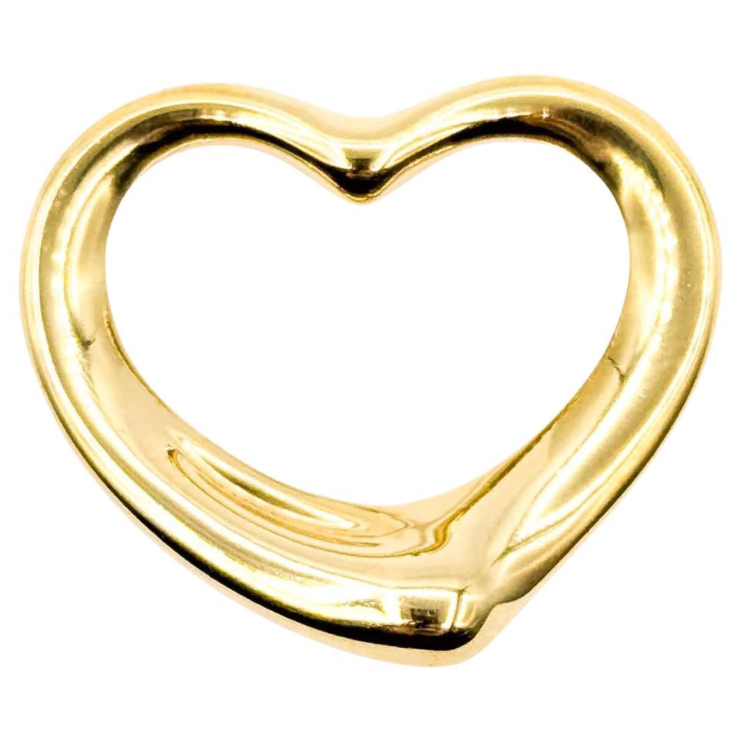 Exquisite Tiffany Elsa Peretti Heart Pendant in 18k Yellow Gold For Sale