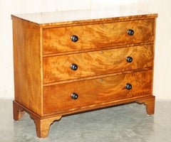 EXQUISITE TiMBER PATINA SATIN WALNUT VICTORIAN CIRCA 1860 CHEST OF DRAWERS