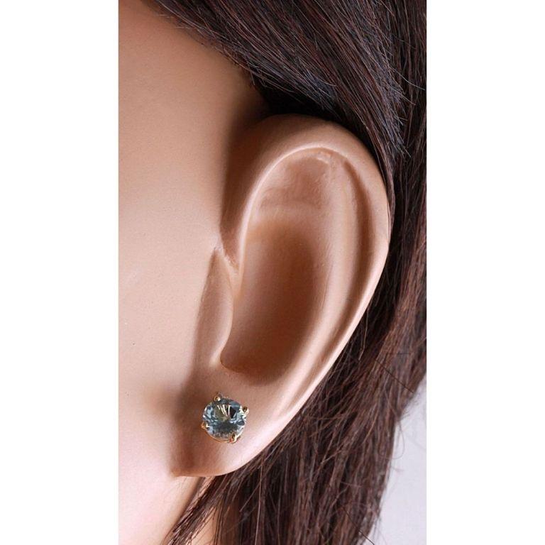 Round Cut Exquisite Top Quality 2.00 Carat Natural Aquamarine 14K Solid Yellow Gold Stud For Sale