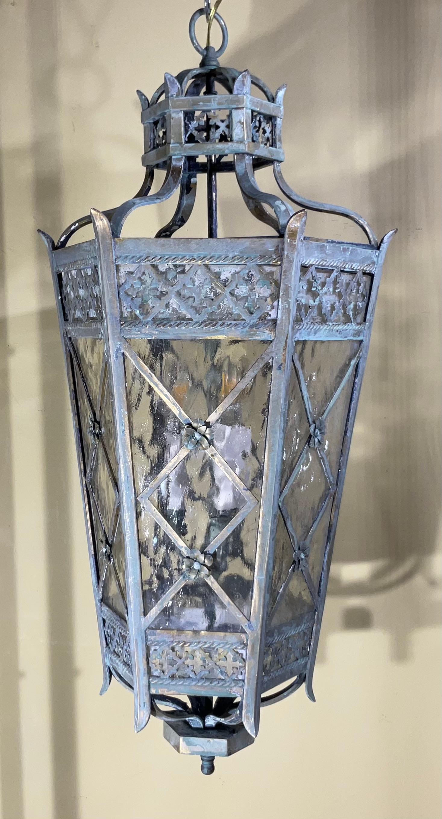 Magnifique laiton de style toscan  Lanterne suspendue - Un objet d'art Timeless-art en vente 3