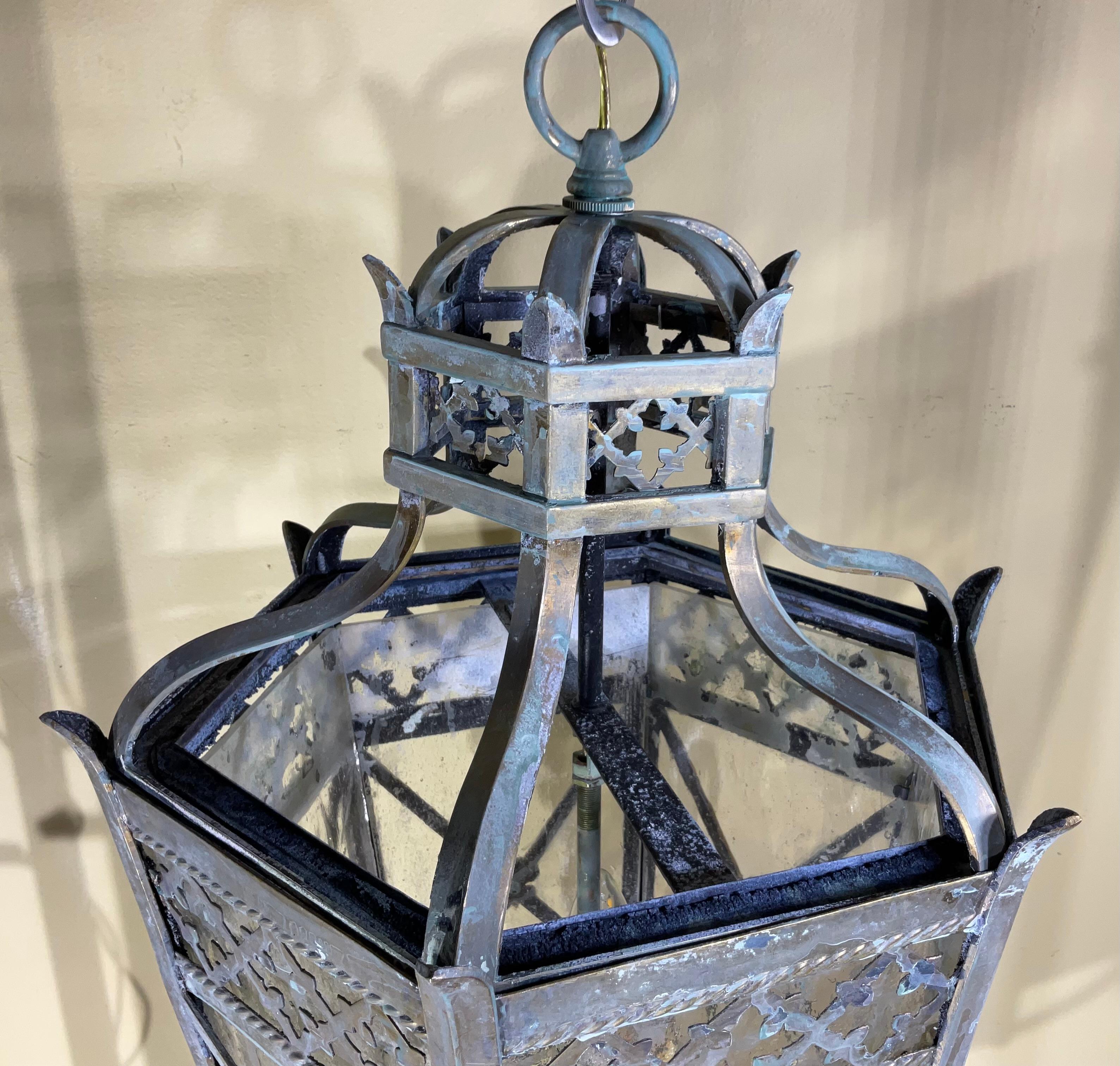Magnifique laiton de style toscan  Lanterne suspendue - Un objet d'art Timeless-art en vente 6