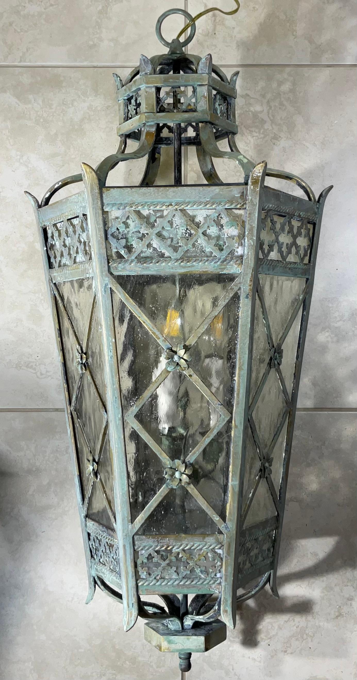 Magnifique laiton de style toscan  Lanterne suspendue - Un objet d'art Timeless-art en vente 7