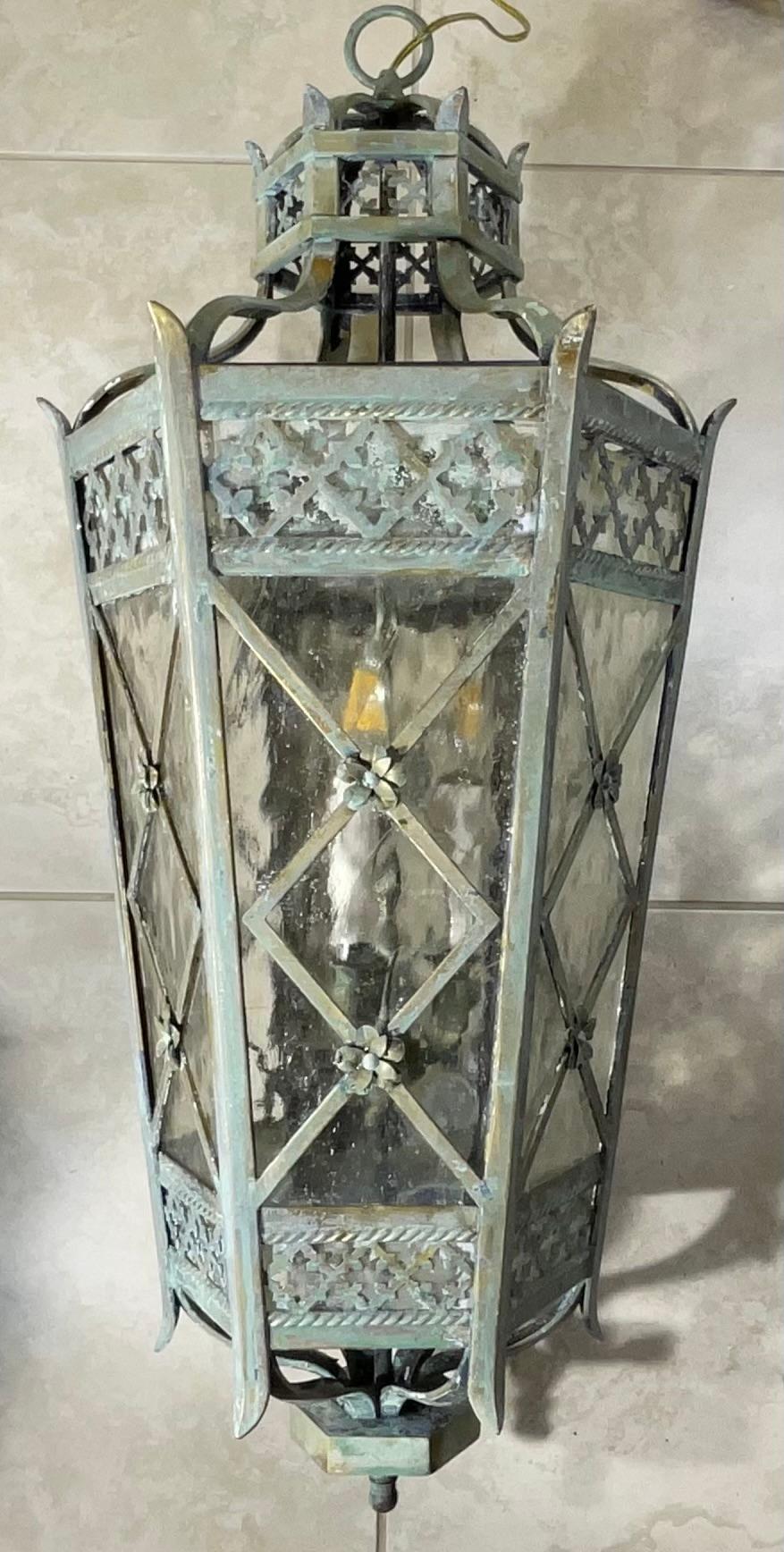 Magnifique laiton de style toscan  Lanterne suspendue - Un objet d'art Timeless-art en vente 8